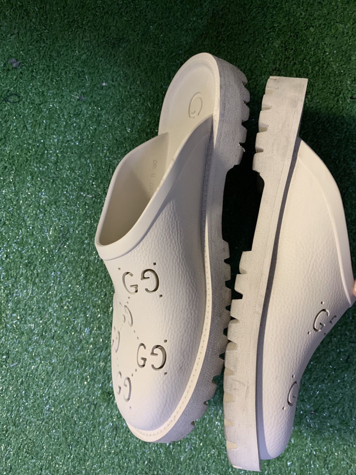 Gucci White GG Gucci rubber slides Size US 11 / EU 44 - 7 Thumbnail