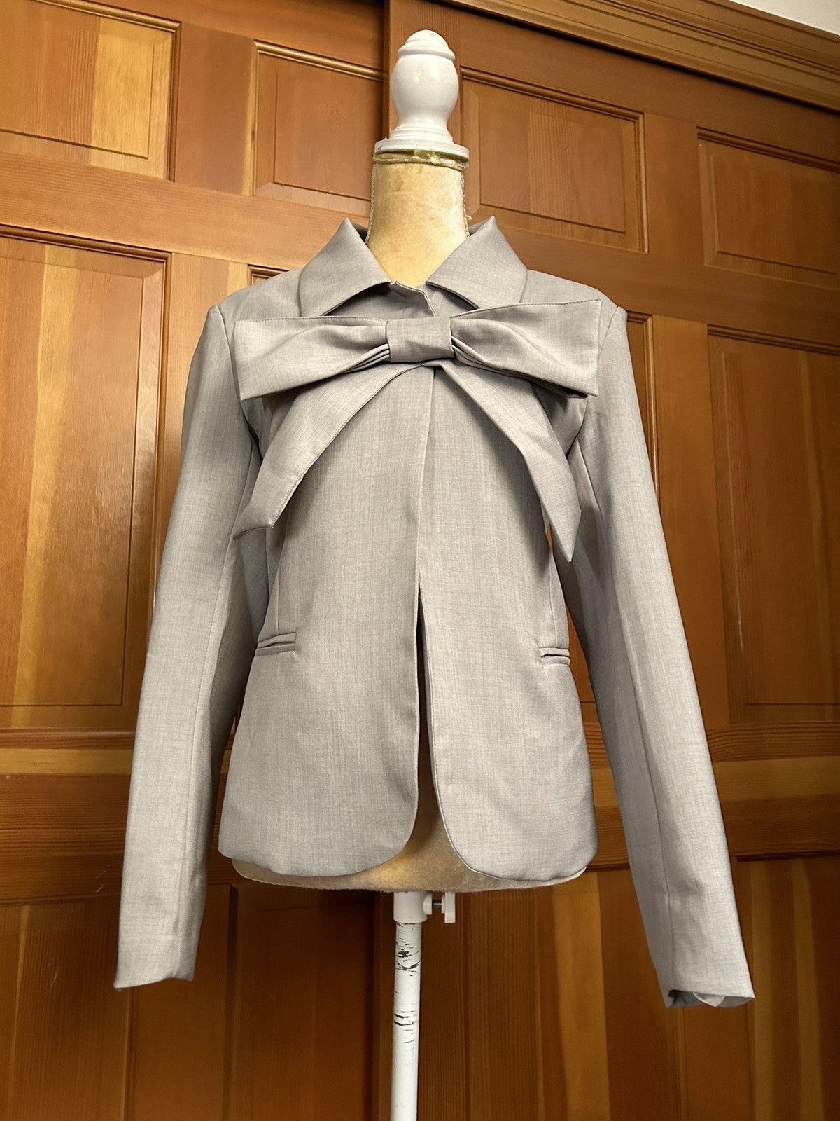 Designer × Other NWT, Lavishly Paris Women's Gray Bowknot Designer Shirt. Size S / US 4 / IT 40 - 18 Thumbnail