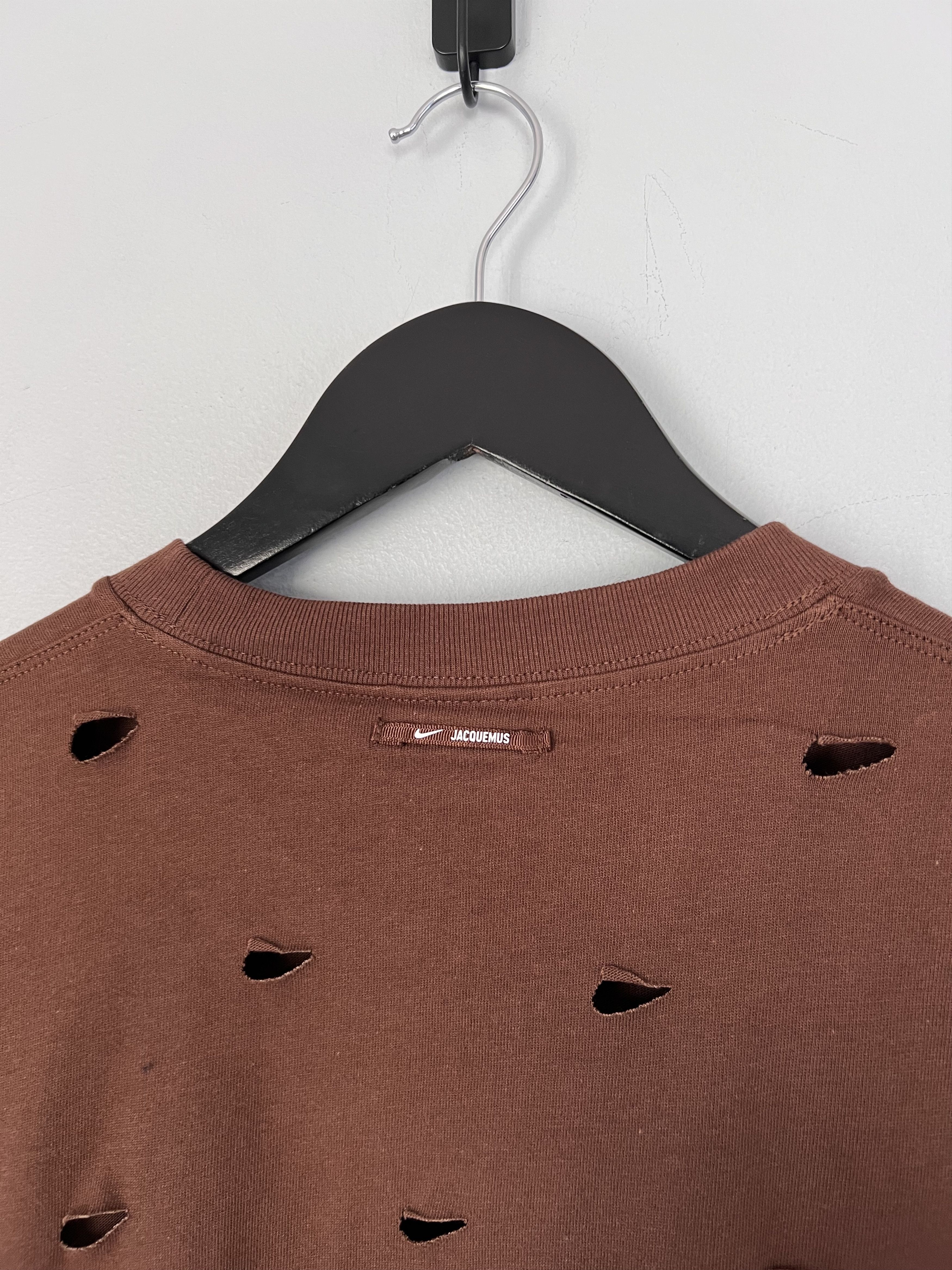 Jacquemus × Nike Jacquemus Nike Le Swoosh Tee in Brown Size US XL / EU 56 / 4 - 6 Thumbnail