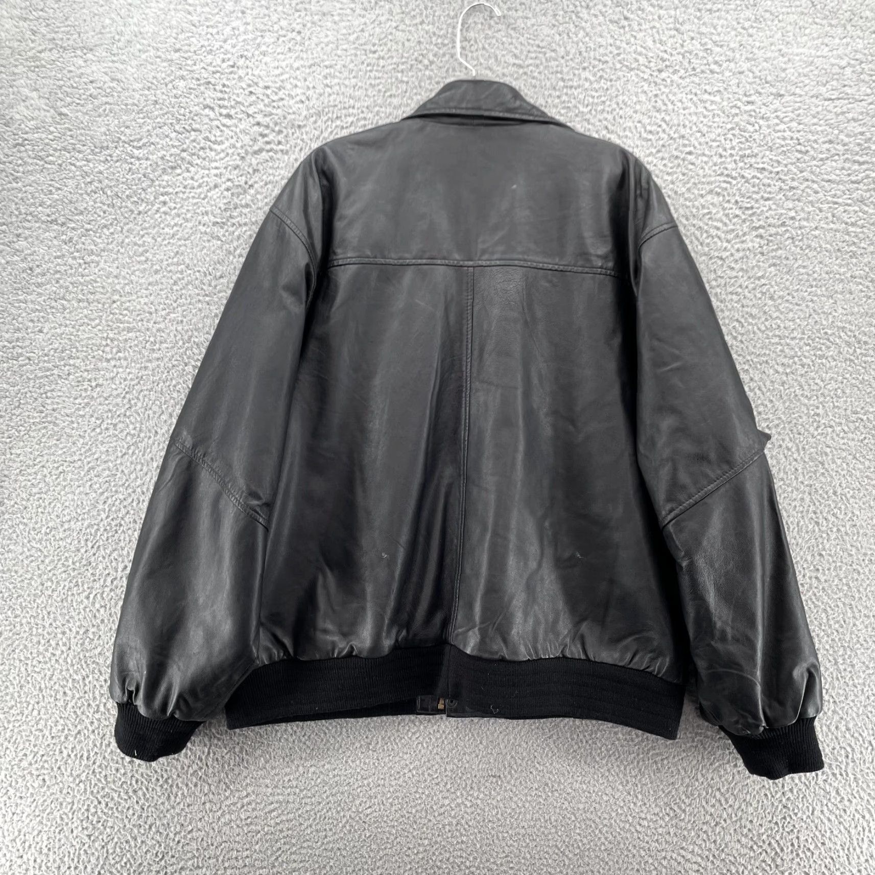 Vintage VINTAGE Midwest International Leather Bomber Jacket Mens XL Black Moto 90s Grunge Biker Classic Aviator Street Shirt Mens XL Black 90s Theme Size US XL / EU 56 / 4 - 5 Thumbnail
