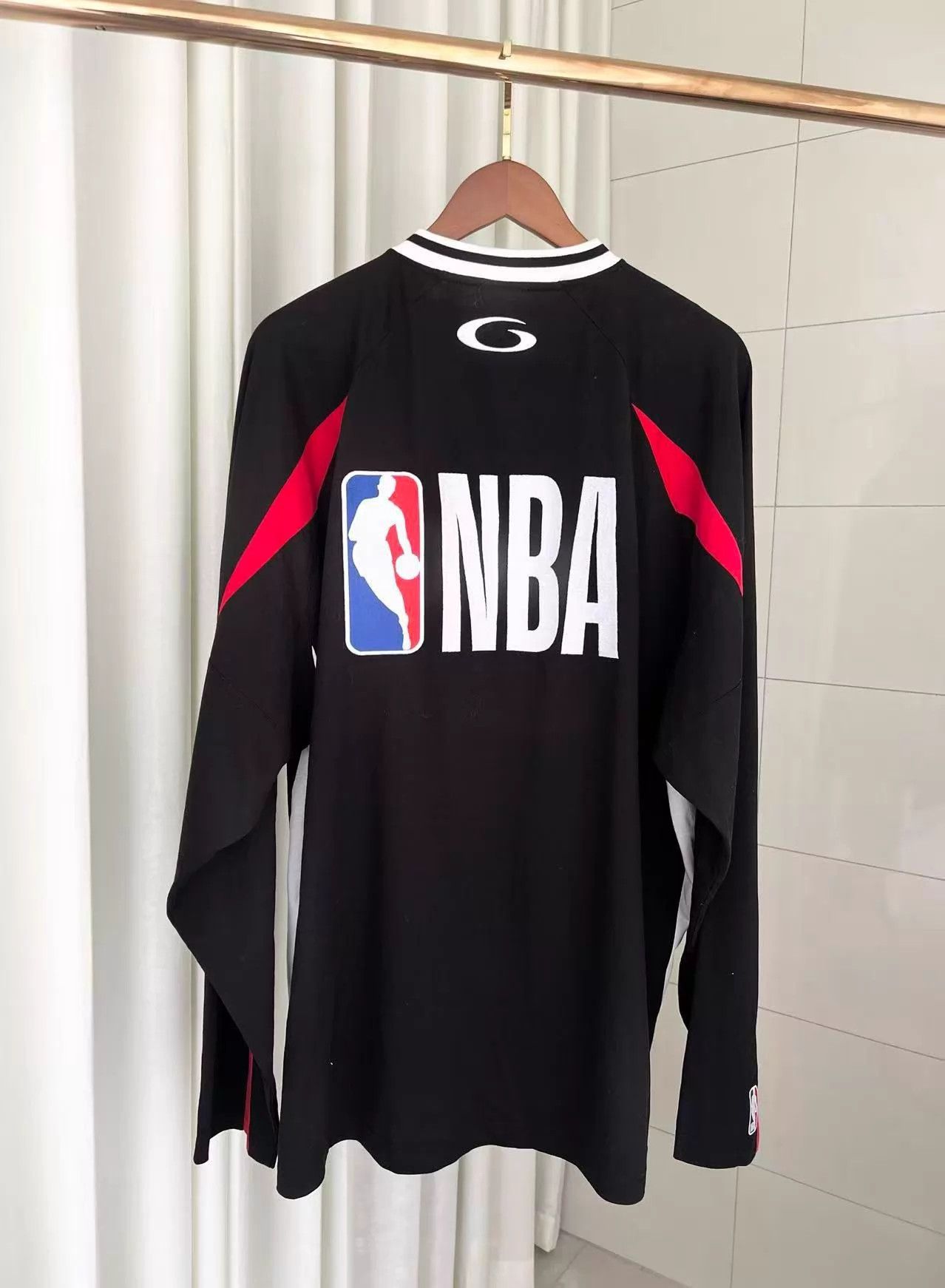 Balenciaga Balenciaga x NBA Black Red Oversized Long Sleeve Jersey L Size US L / EU 52-54 / 3 - 2 Thumbnail