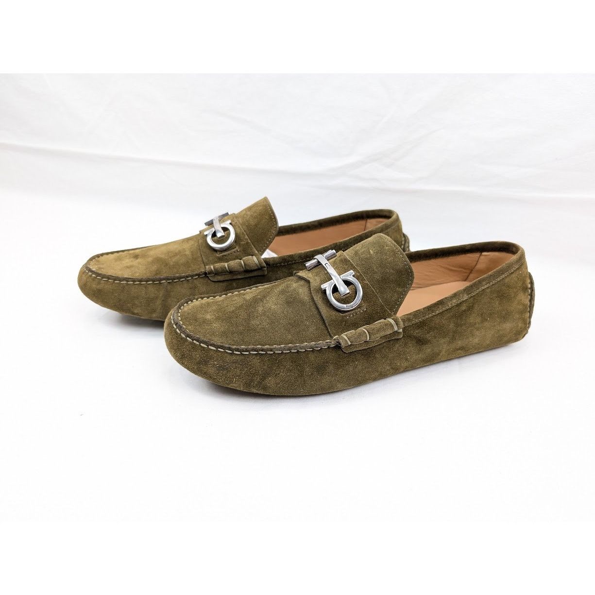 Salvatore Ferragamo o1rshd1 Suede Calf Loafers in Olive Size US 10 / EU 43 - 18 Thumbnail