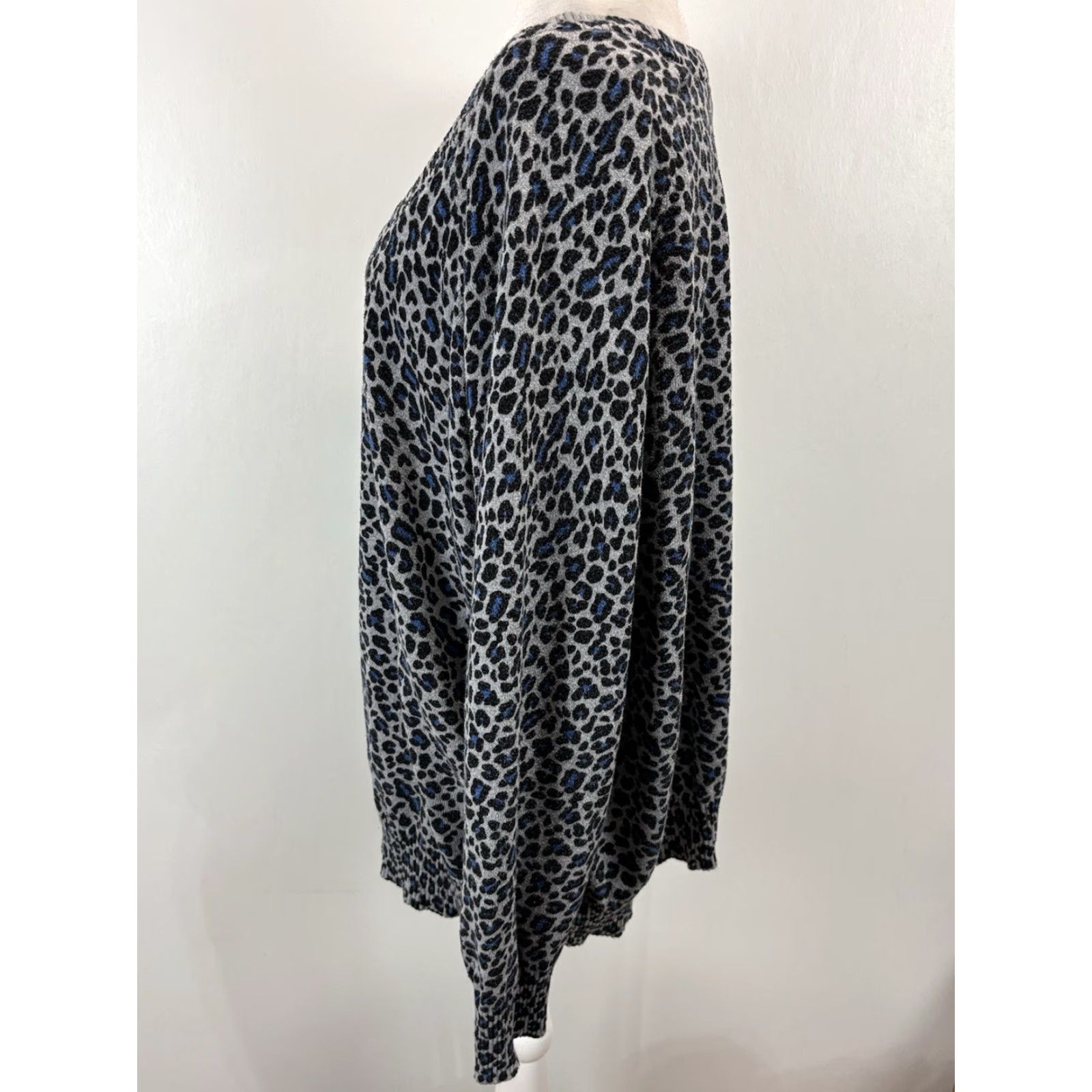 Torrid Torrid Blue & Grey Animal Print Sweater Sz 3 3X Plus Round Neck Size XXL / US 16-18 / IT 52-54 - 2 Thumbnail
