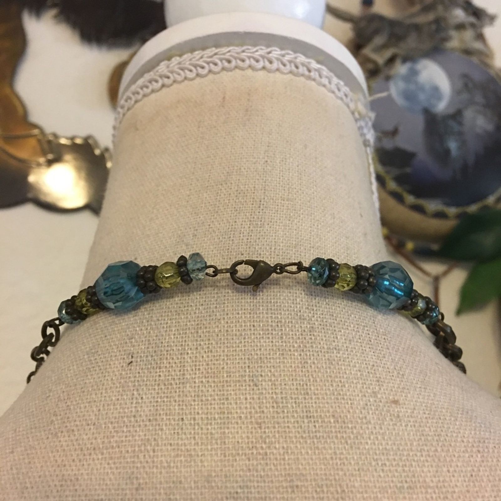 Vintage Vintage crackle glass bead brass tone necklace Size ONE SIZE - 7 Thumbnail
