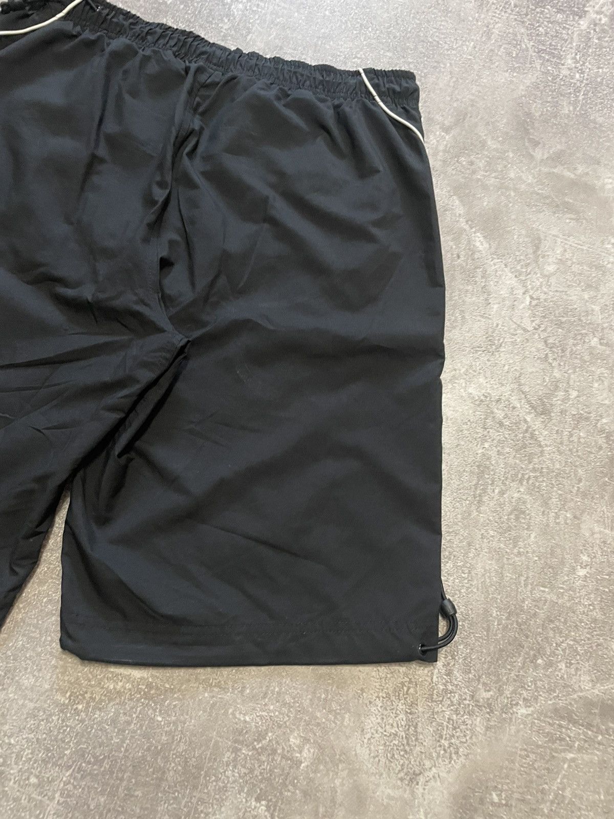 Nike × Vintage Vintage Nike Black Nylon Parachute Shorts Y2K Size M Size US 32 / EU 48 - 16 Thumbnail