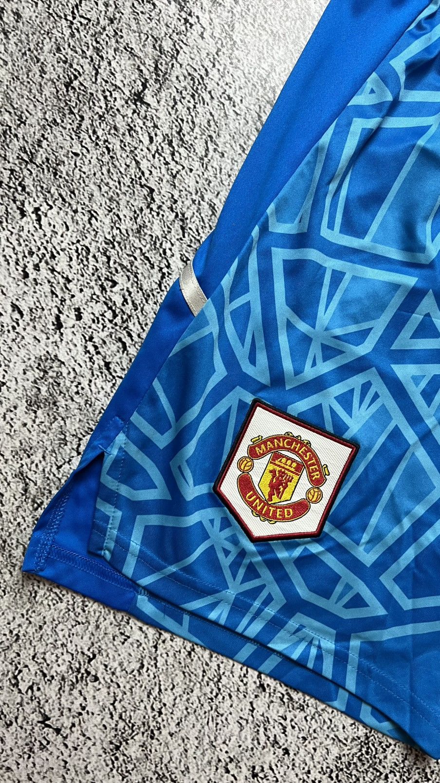 Adidas 2022-2023 Manchester David De Gea goalkeeper adidas shorts Size US 28 / EU 44 - 2 Thumbnail