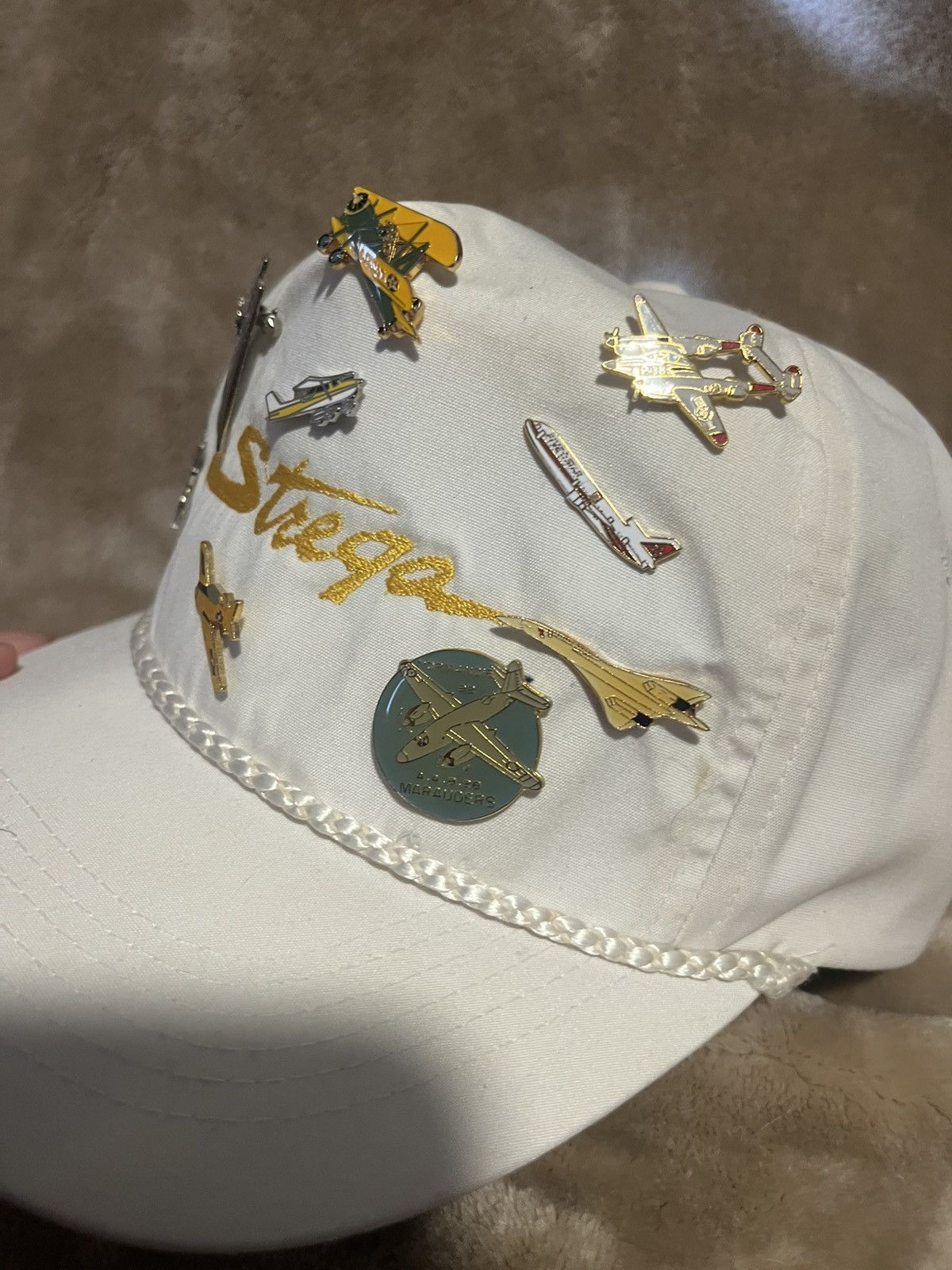 Fruit Of The Loom Vintage 90’s Strega Air and space museum, Air races Pin Hat Size ONE SIZE - 5 Thumbnail