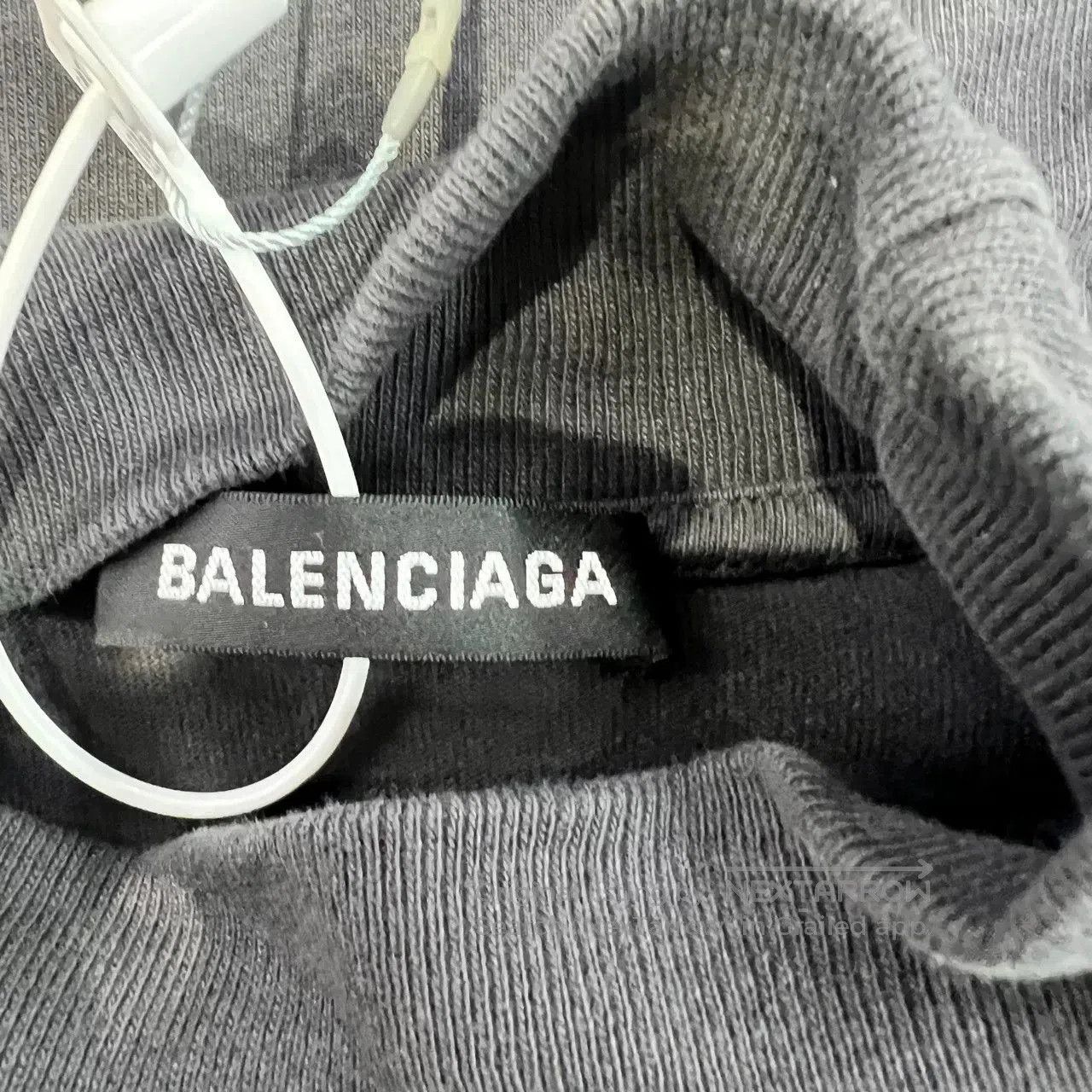 Balenciaga Balenciaga Lock Buckle Flocked Logo Turtleneck. Size XS / US 0-2 / IT 36-38 - 4 Thumbnail