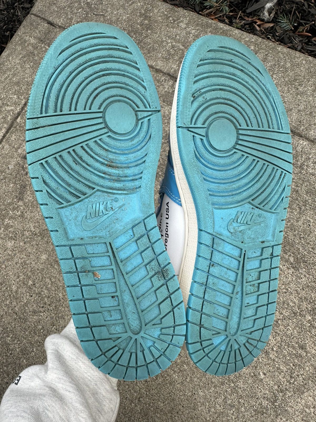 Jordan Brand × Off-White Nike Air Jordan 1 High OG Off-White UNC size 5.5 Size US 5.5 / EU 38 - 5 Thumbnail