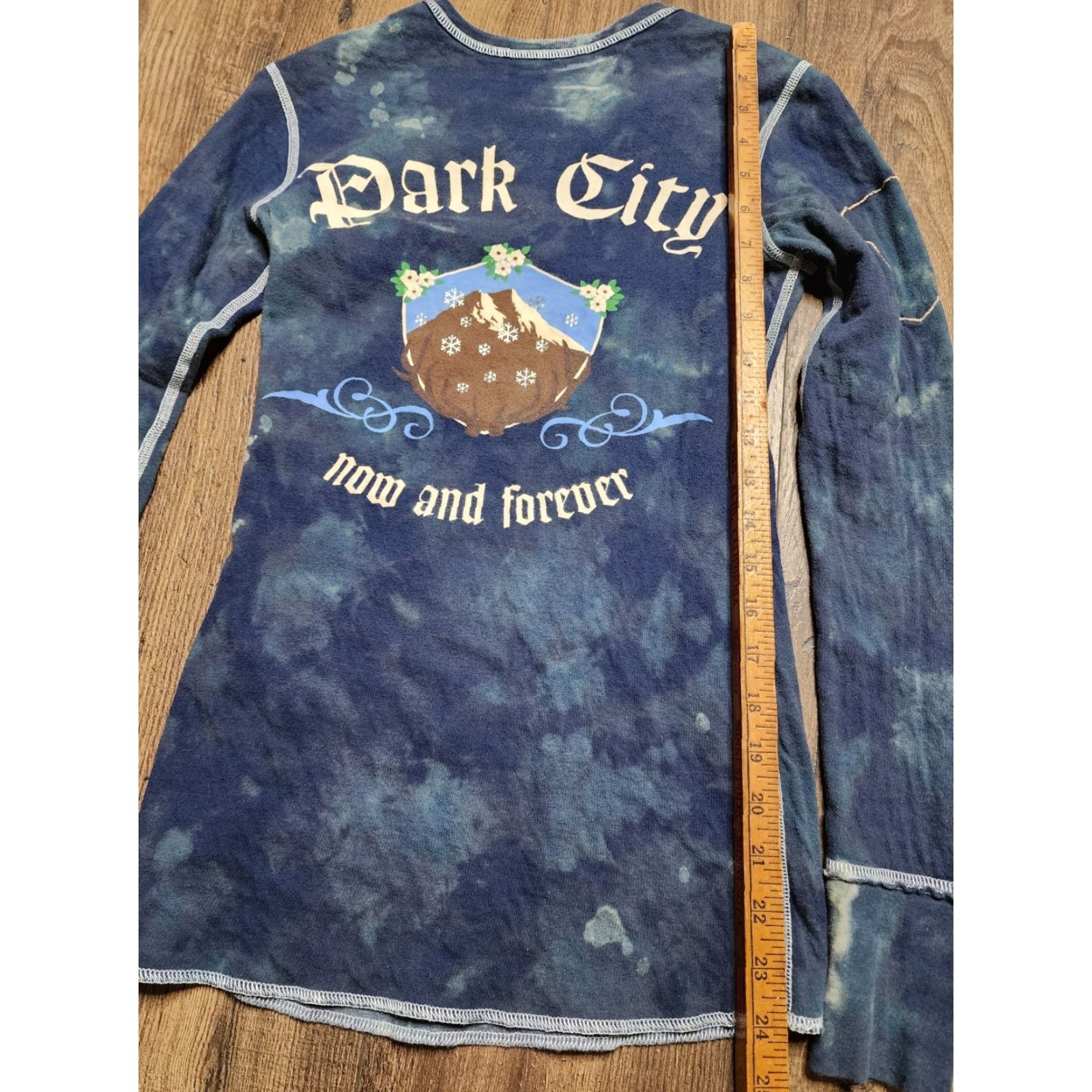Vintage Womens Alp-n-Rock T-Shirt XS Blue Reversible Long Sleeve Park City Utah Ski Shirt 90s USA Embroidered Cotton Polyester Slim Regular Woman Boys? Size XS / US 0-2 / IT 36-38 - 7 Thumbnail