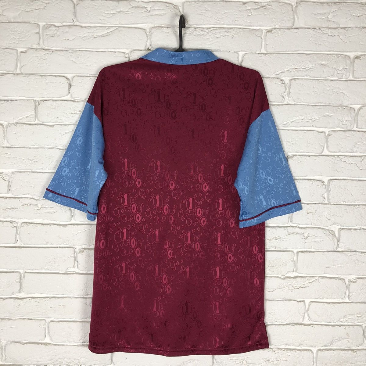 Vintage Retro copy West Ham United 1995 1997 home jersey Size US M / EU 48-50 / 2 - 4 Thumbnail