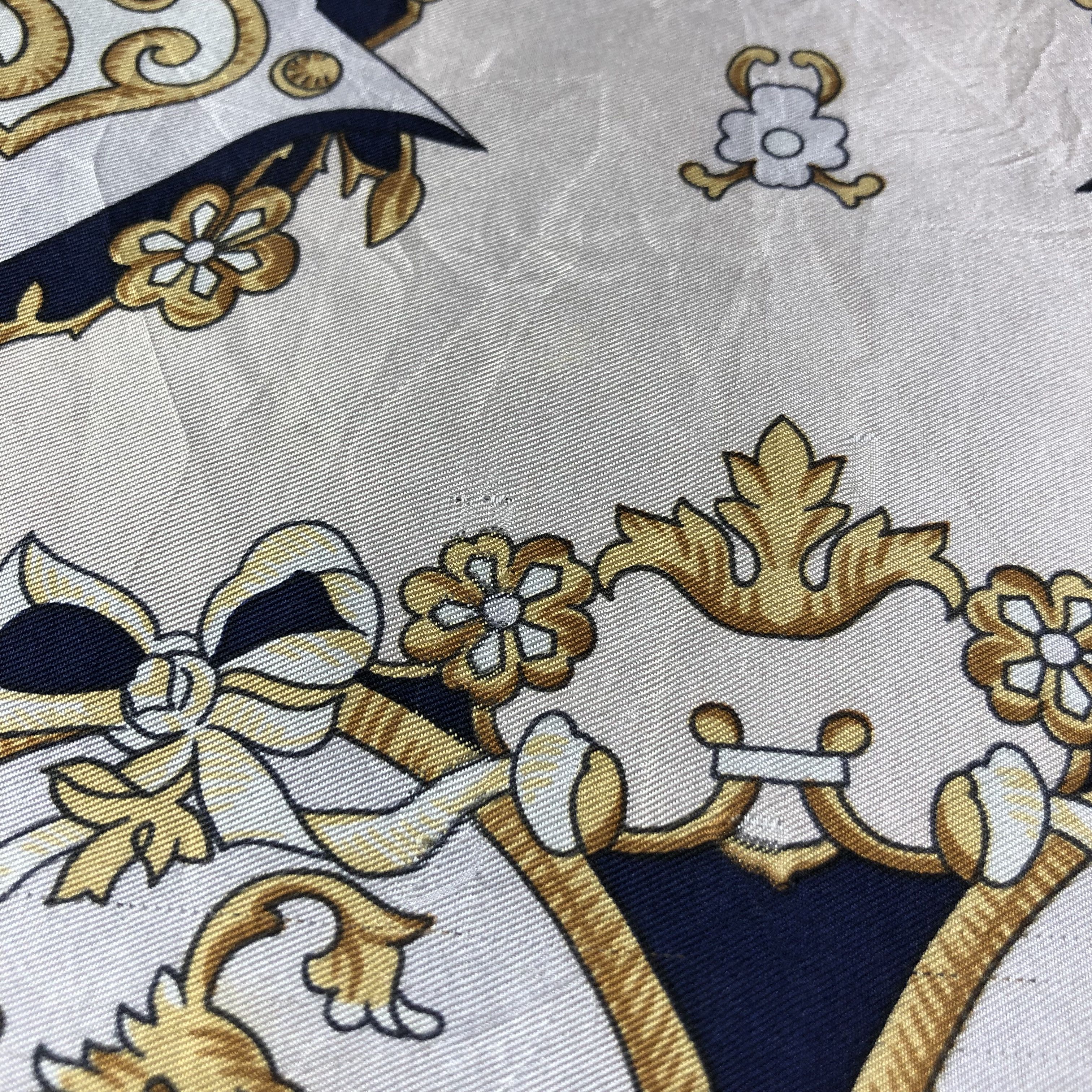 Japanese Brand Luxury Baroque Silk Scarf M778 Size ONE SIZE - 6 Thumbnail
