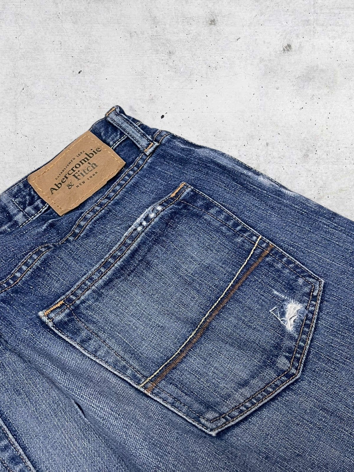 Abercrombie & Fitch VINTAGE ABERCROMBIE & FITCH 90S RIPPED OG REGULAR DENIM Size US 34 / EU 50 - 13 Thumbnail