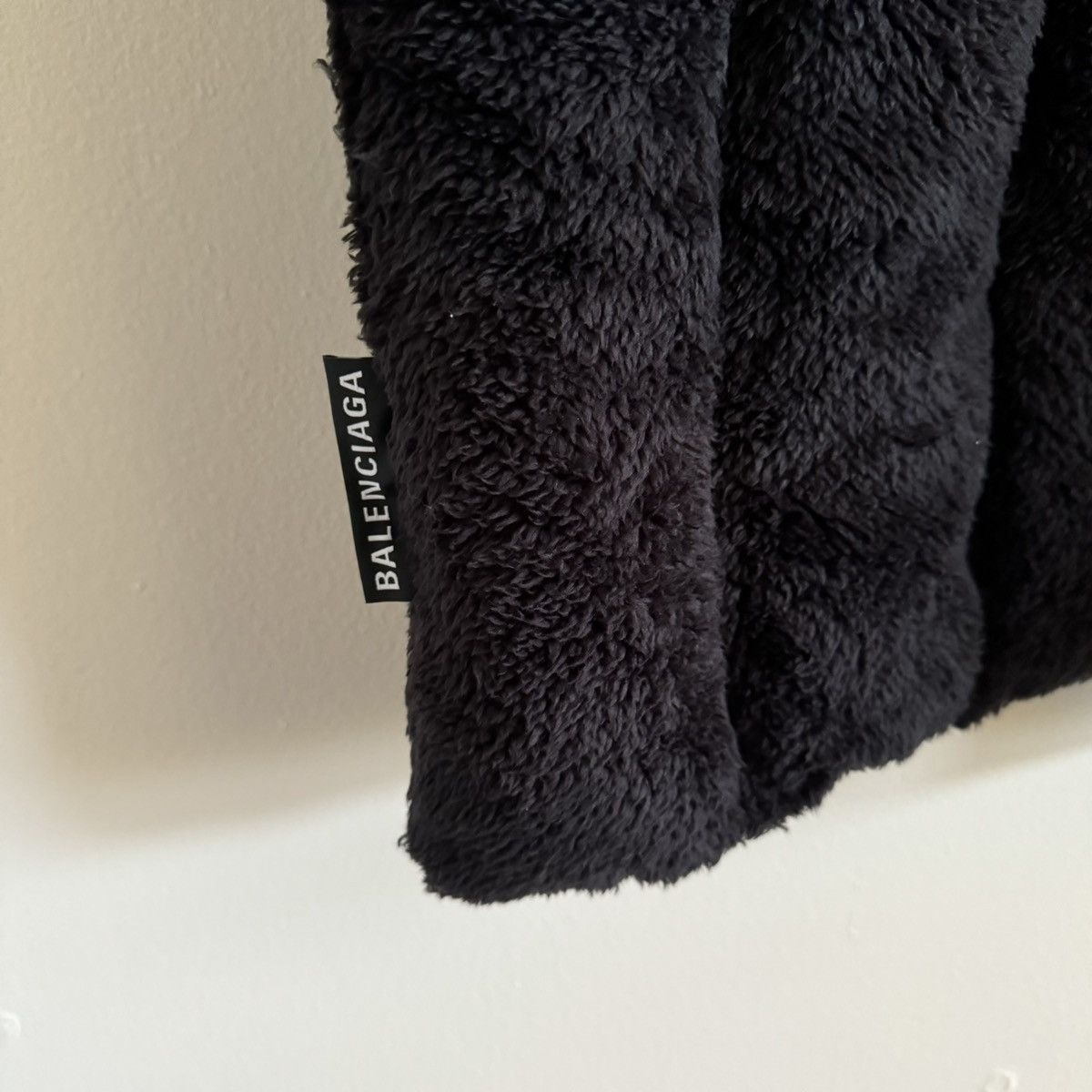 Balenciaga FAKE FUR STRIPED SCARF Size ONE SIZE - 2 Thumbnail