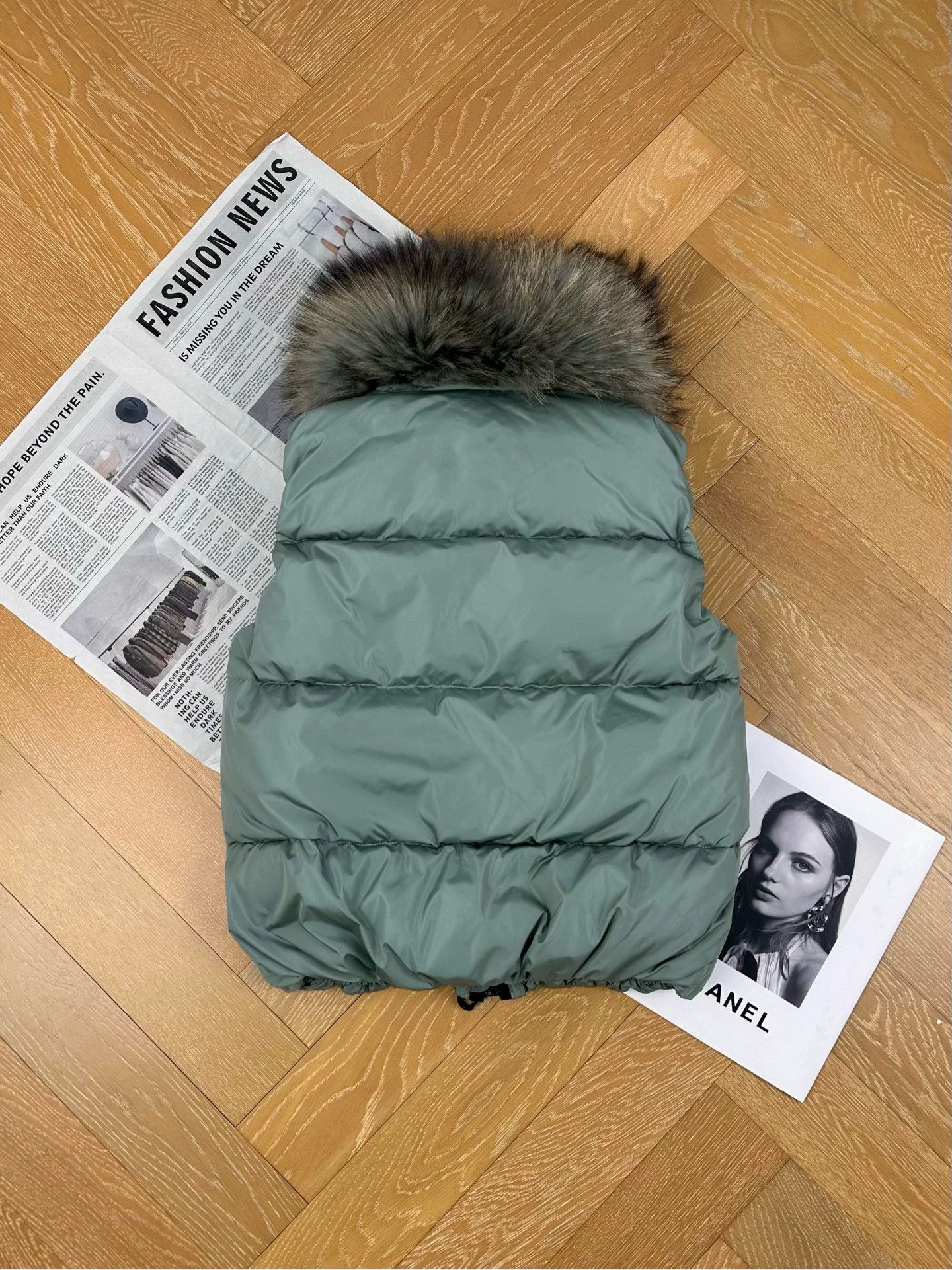 Moncler MONCLER fur trim down vest women's green Size S / US 4 / IT 40 - 2 Thumbnail