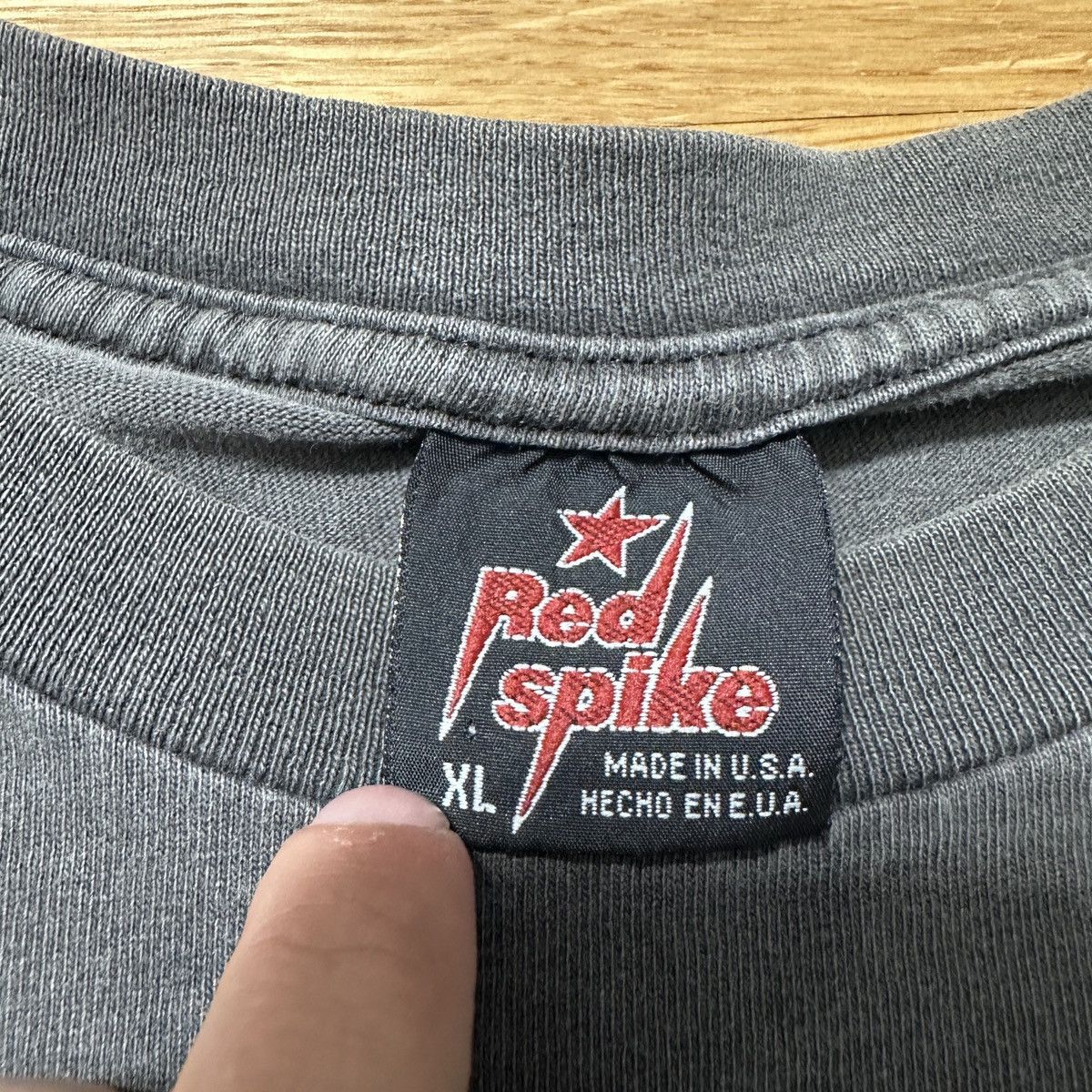 Vintage Vintage Red Spike tee Size US XL / EU 56 / 4 - 5 Thumbnail