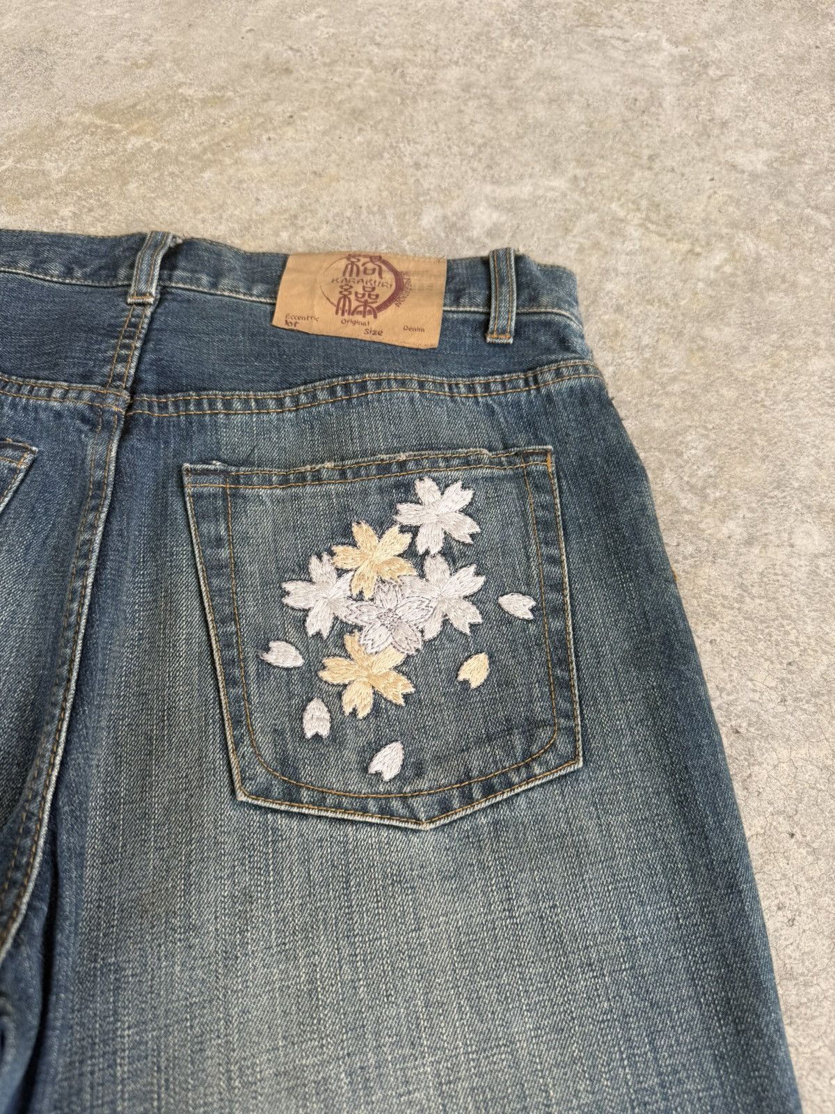 Karakuri Tamashii Japanese Karakuri Tamashi Embroidered Flower Distressed Size US 33 - 18 Thumbnail