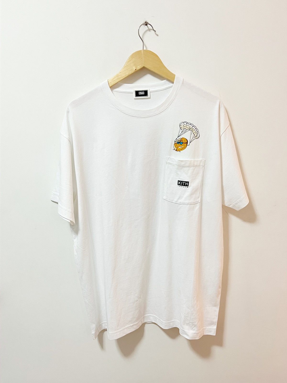 Kith × Vintage Kith Treats Parade II Tee Size US L / EU 52-54 / 3 - 7 Thumbnail