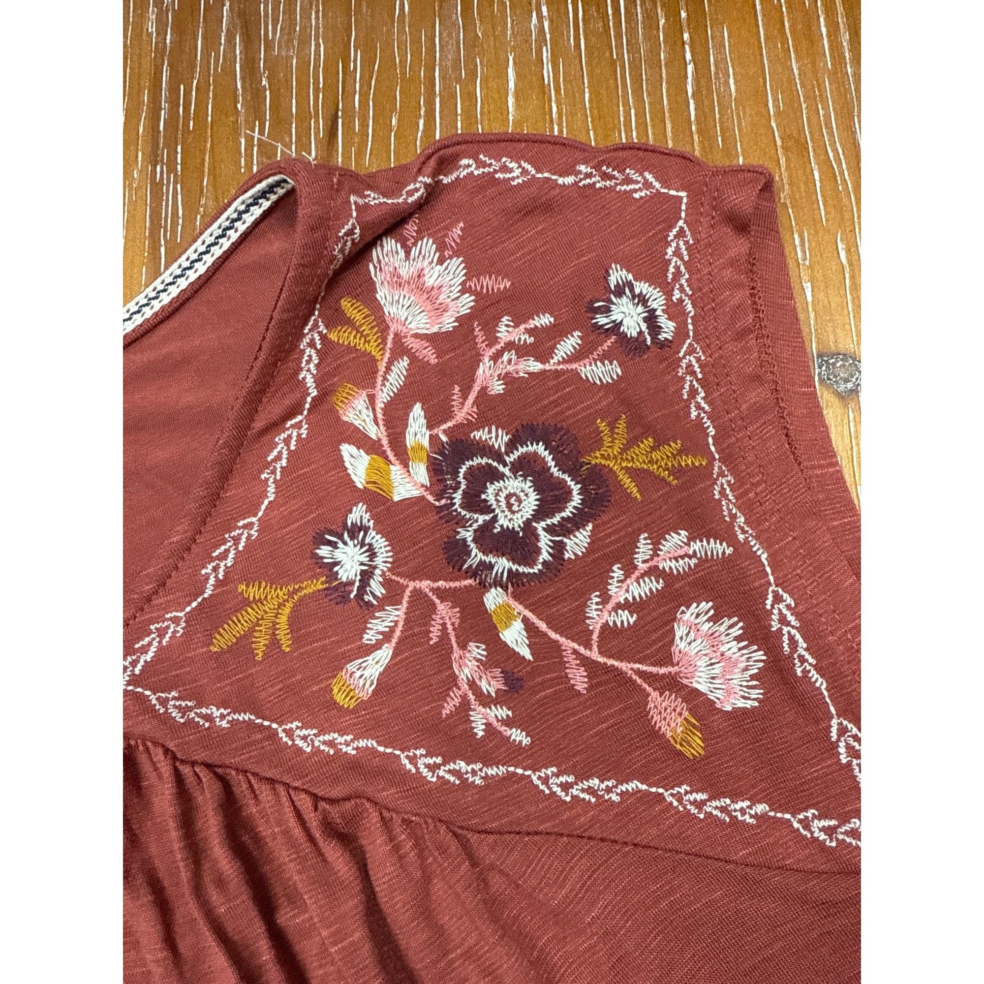 Other Knox Rose Embroidered Sleeveless Top XS Rayon/Spandex Blend Size XS / US 0-2 / IT 36-38 - 2 Thumbnail