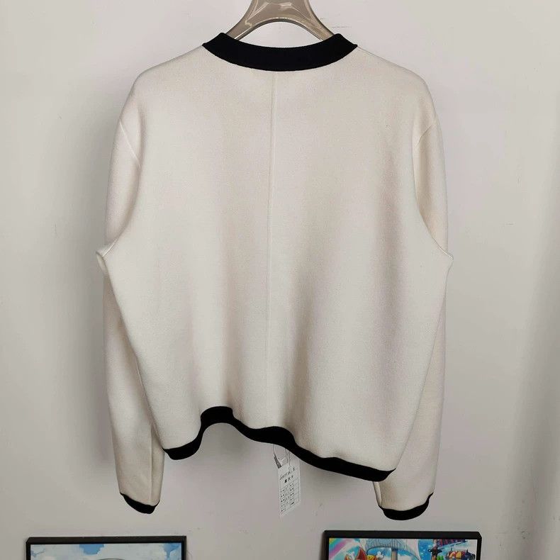 Louis Vuitton Louis Vuitton White 24 Embroidered Crew Neck Casual Sweate Size M / US 6-8 / IT 42-44 - 2 Thumbnail