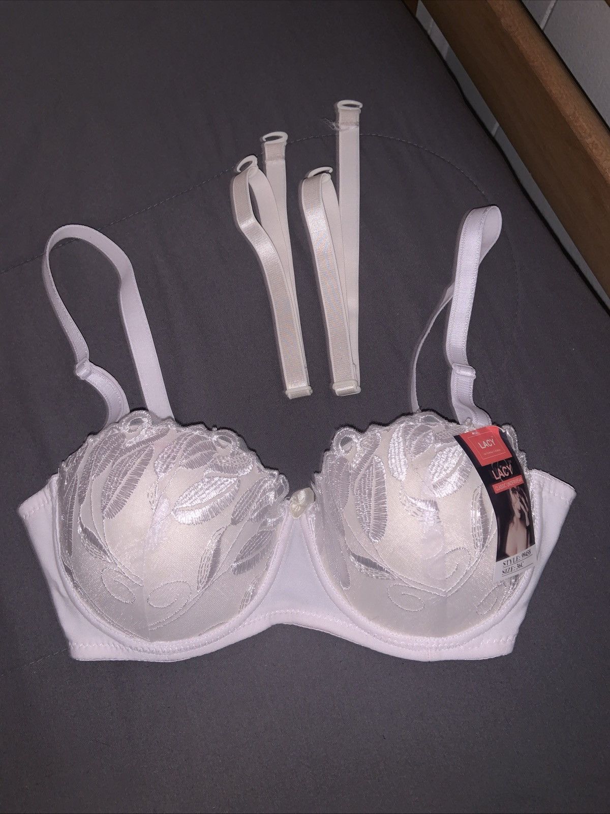 Other New Women’s Bra 36C - With Extra Straps - White Size ONE SIZE - 1 Thumbnail