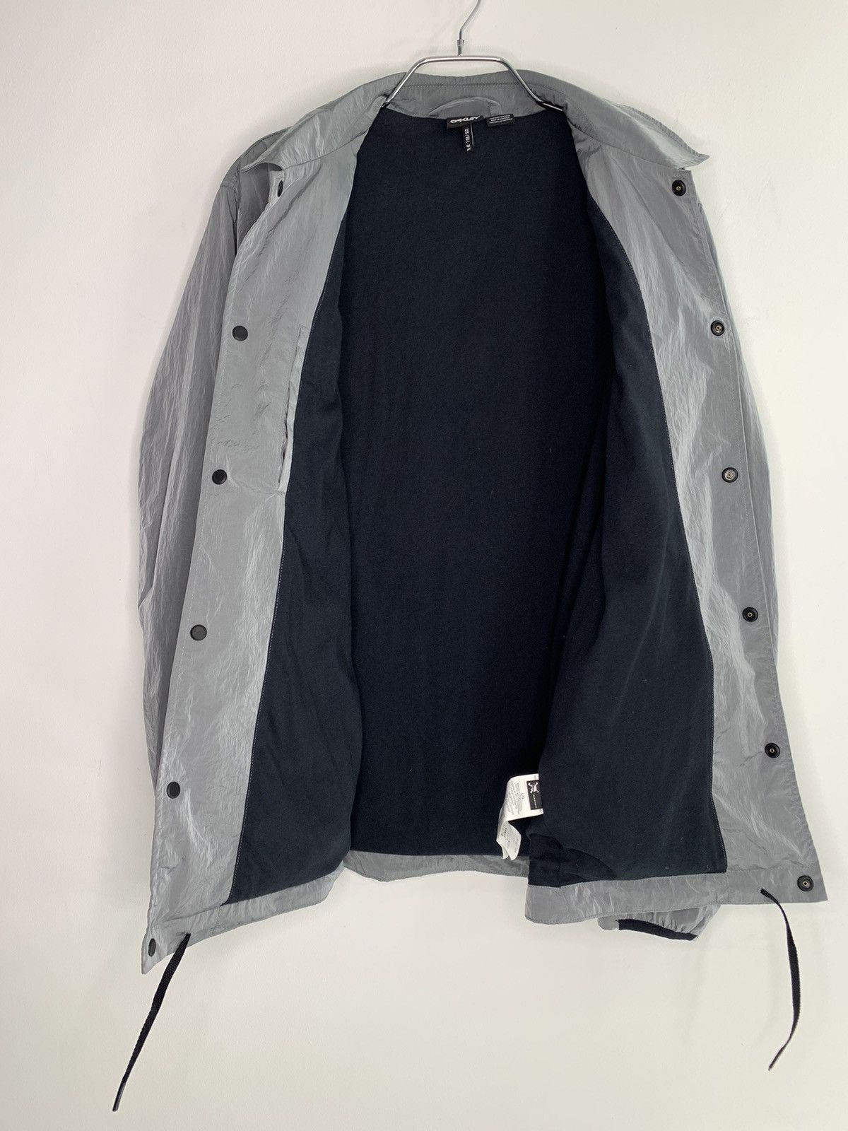 Oakley Rare Oakley Silver Nylon Coach Jacket L Size Size US L / EU 52-54 / 3 - 9 Thumbnail