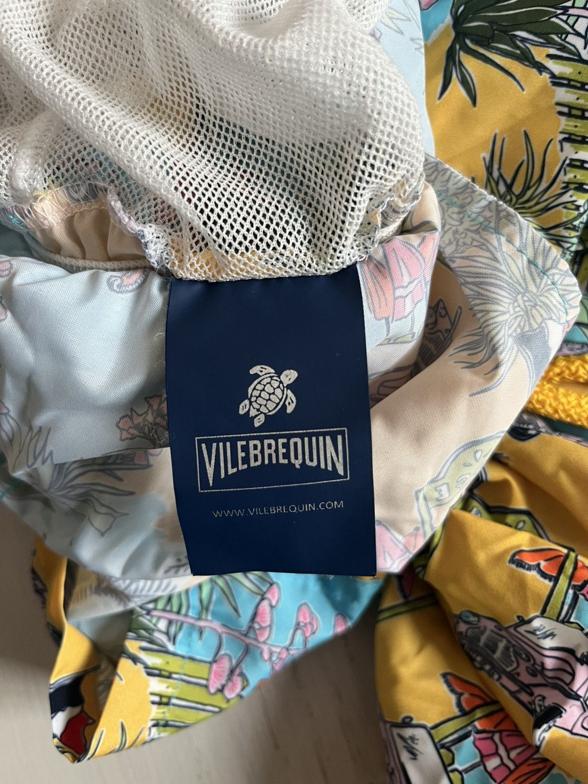 Vilebrequin Vilebrequin 40th Anniversary 2011 Collector Edition Medium Size US 36 / EU 52 - 10 Thumbnail