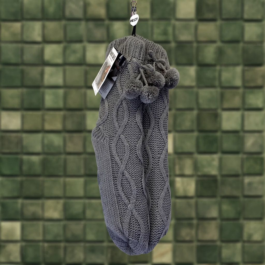 Vintage Muk Luks Womens Slipper Sock Grey Cable Knit Gripper Bottom XL 8-11 NWT-10529 Size 40" / US 18 - 1 Thumbnail