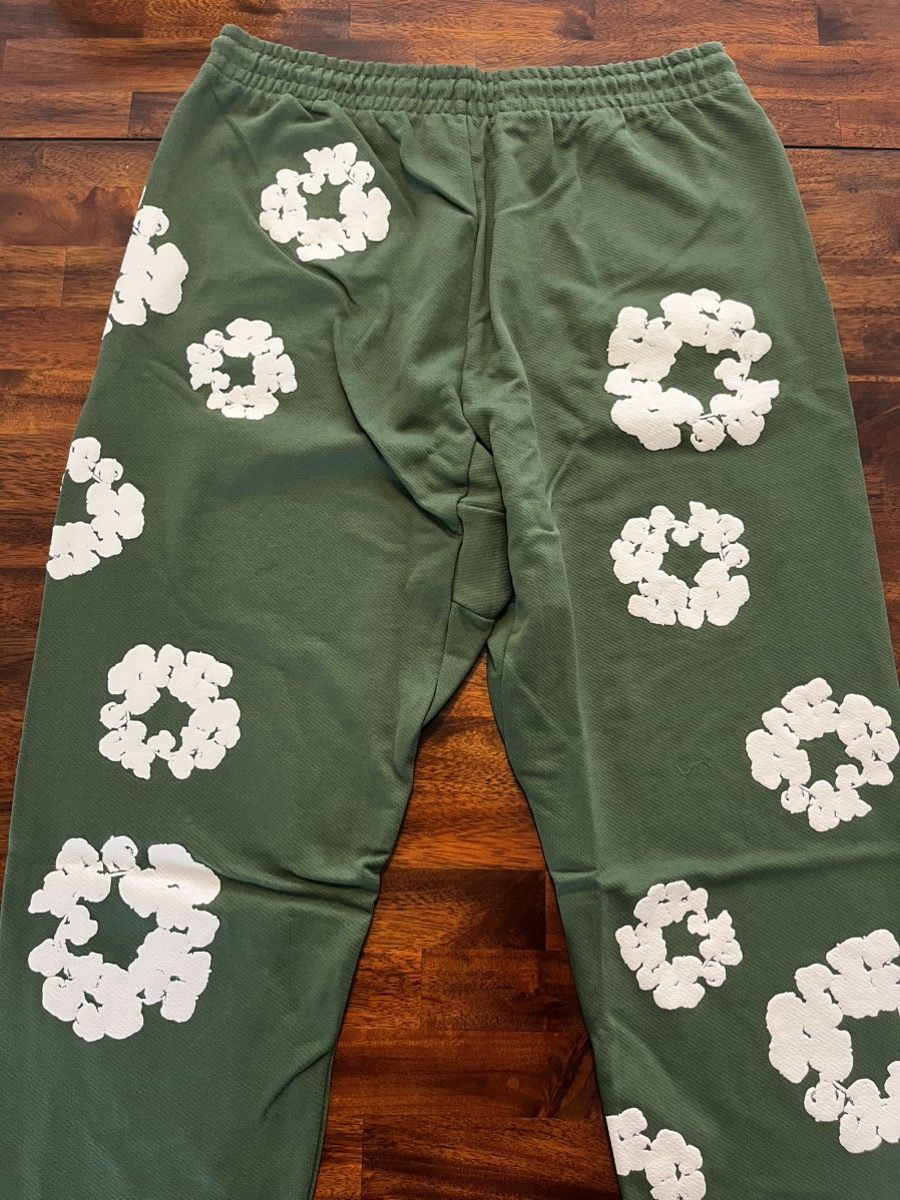 Image of Denim Tears Green Cotton Wreath Sweatpants, Men's (Size 40)