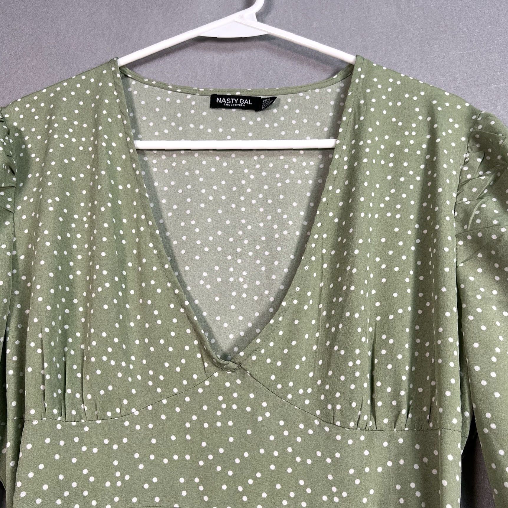 Nasty Gal Nasty Gal Button Down V Neck Spot Dot Print Tea Maxi Dress Womens Size 10 Green Size L / US 10 / IT 46 - 5 Thumbnail