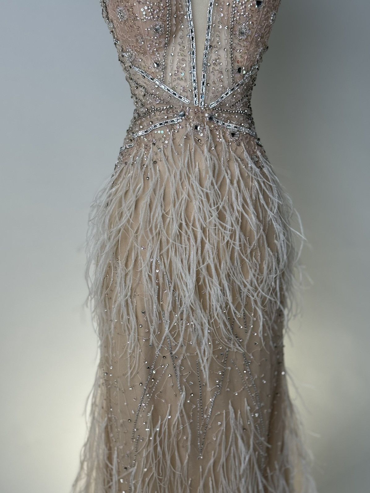 Other Brand New US 10 Jovani Maxi Feather Evening Gown Size L / US 10 / IT 46 - 5 Thumbnail