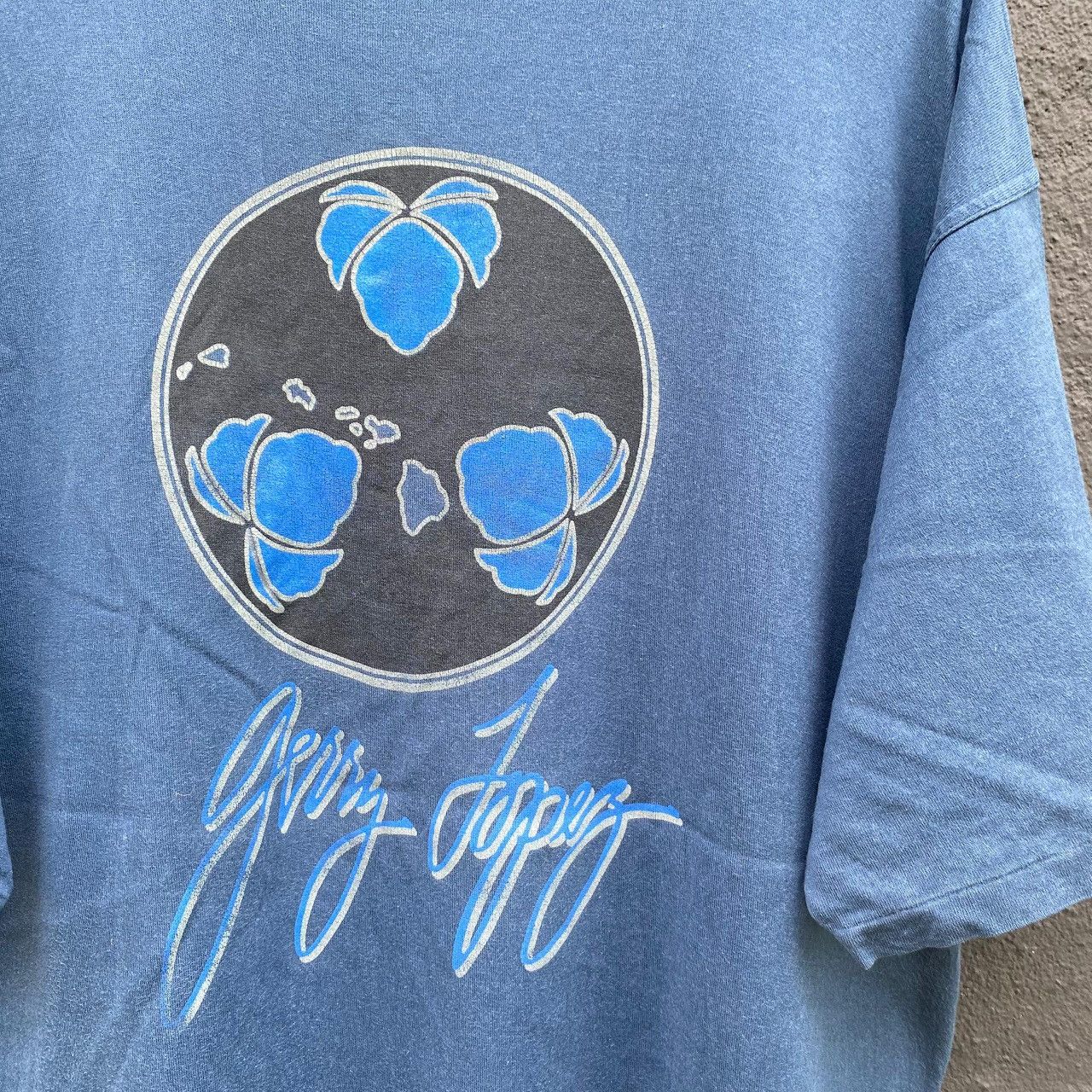 Vintage Thrashed Faded 90s Gerry Jopez Surf Brand Tee Size US L / EU 52-54 / 3 - 3 Thumbnail