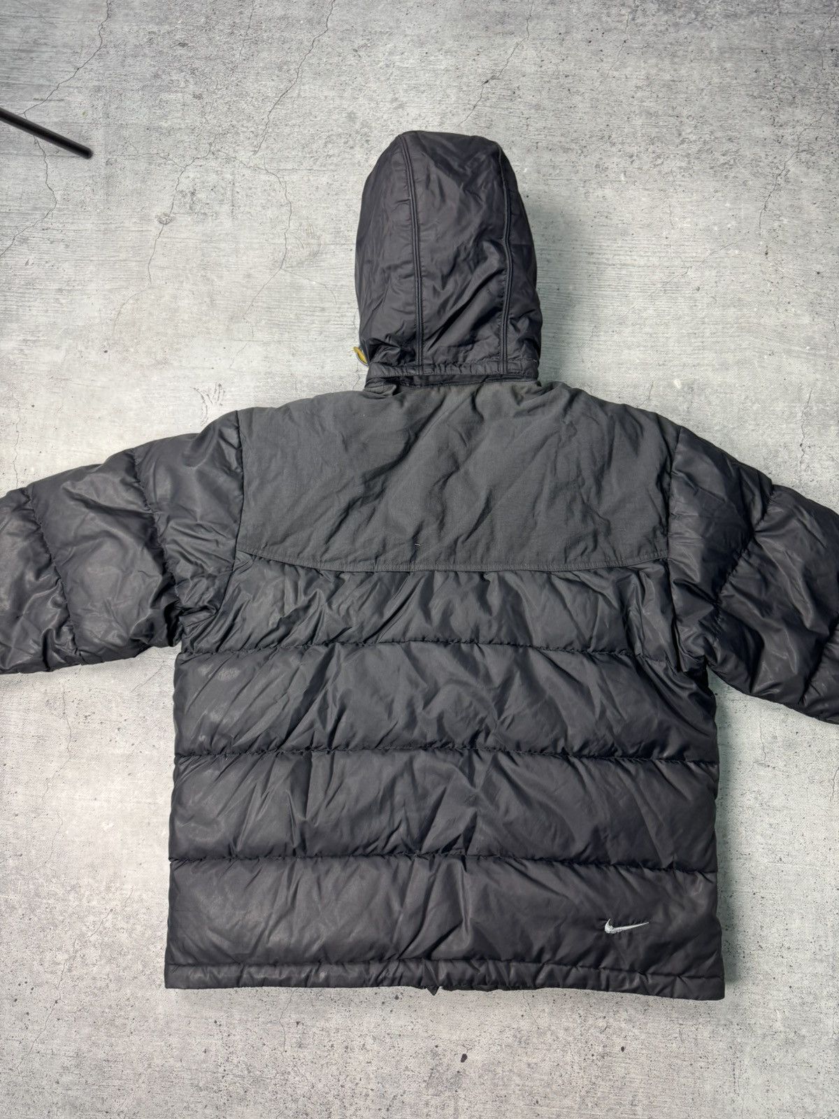 Nike Vintage Nike Distressed Retro Puffer Down Jacket Size US L / EU 52-54 / 3 - 17 Thumbnail