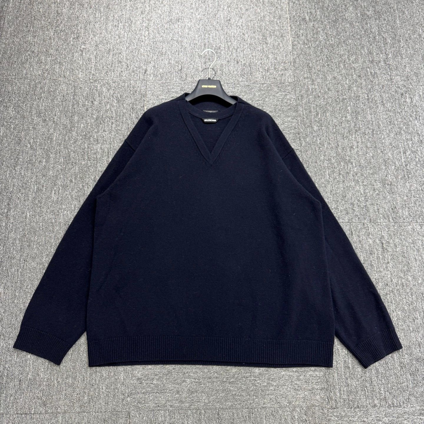 Balenciaga Balenciaga color block V-neck wool knit sweater M Size US M / EU 48-50 / 2 - 1 Thumbnail