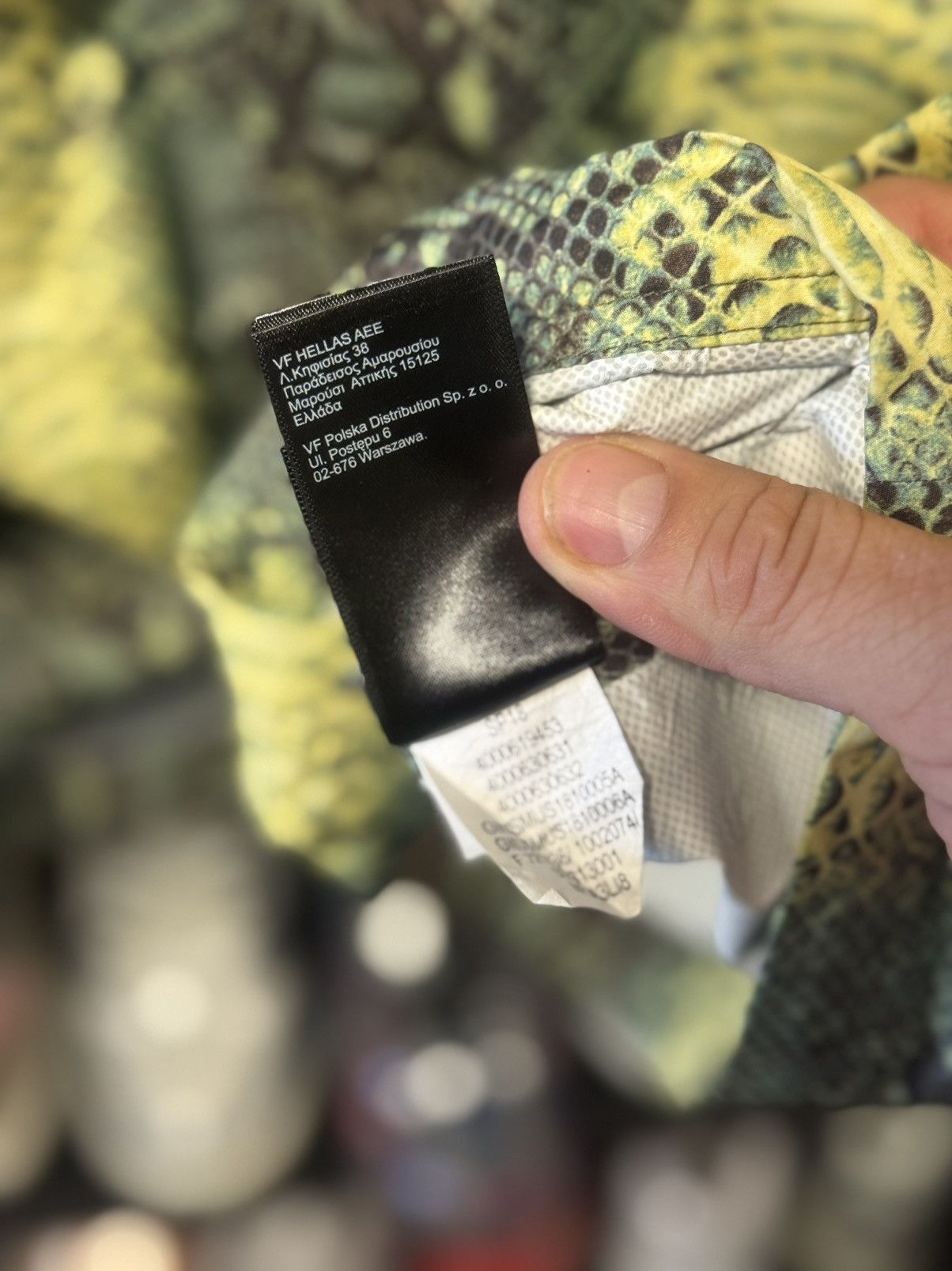 Supreme × The North Face Supreme x the north face new large snake skin jacket Size US L / EU 52-54 / 3 - 4 Thumbnail