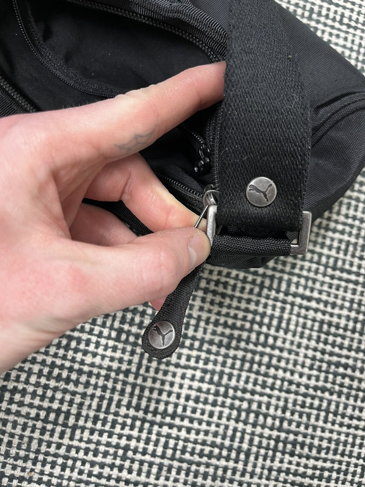 Puma × Vintage puma y2k vintage small mini handle bag rhinestones crystals Size ONE SIZE - 5 Thumbnail
