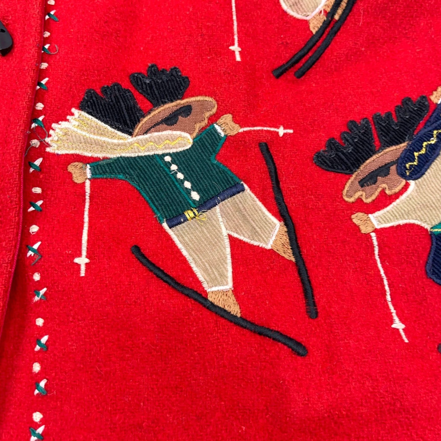 Vintage VINTAGE Christmas Vest Women Large Red Wool Acrylic Knit 90s Retro Cardigan Skiing Reindeer Logo Heavyweight Muscle Women Size L / US 10 / IT 46 - 4 Thumbnail