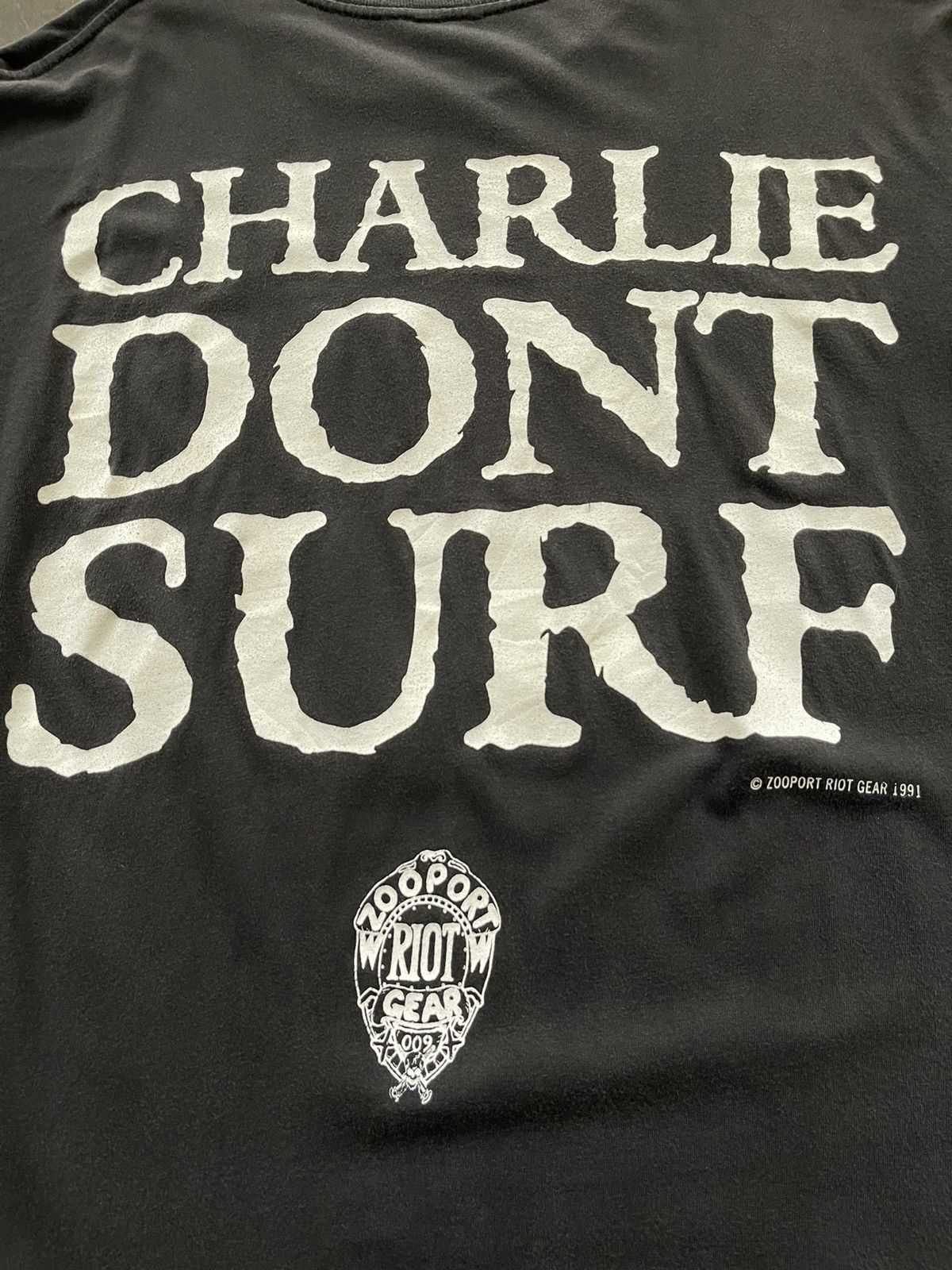Vintage 1991 Vintage Charles Manson Charlie Don’t Surf Zooport Riot Size US L / EU 52-54 / 3 - 6 Thumbnail