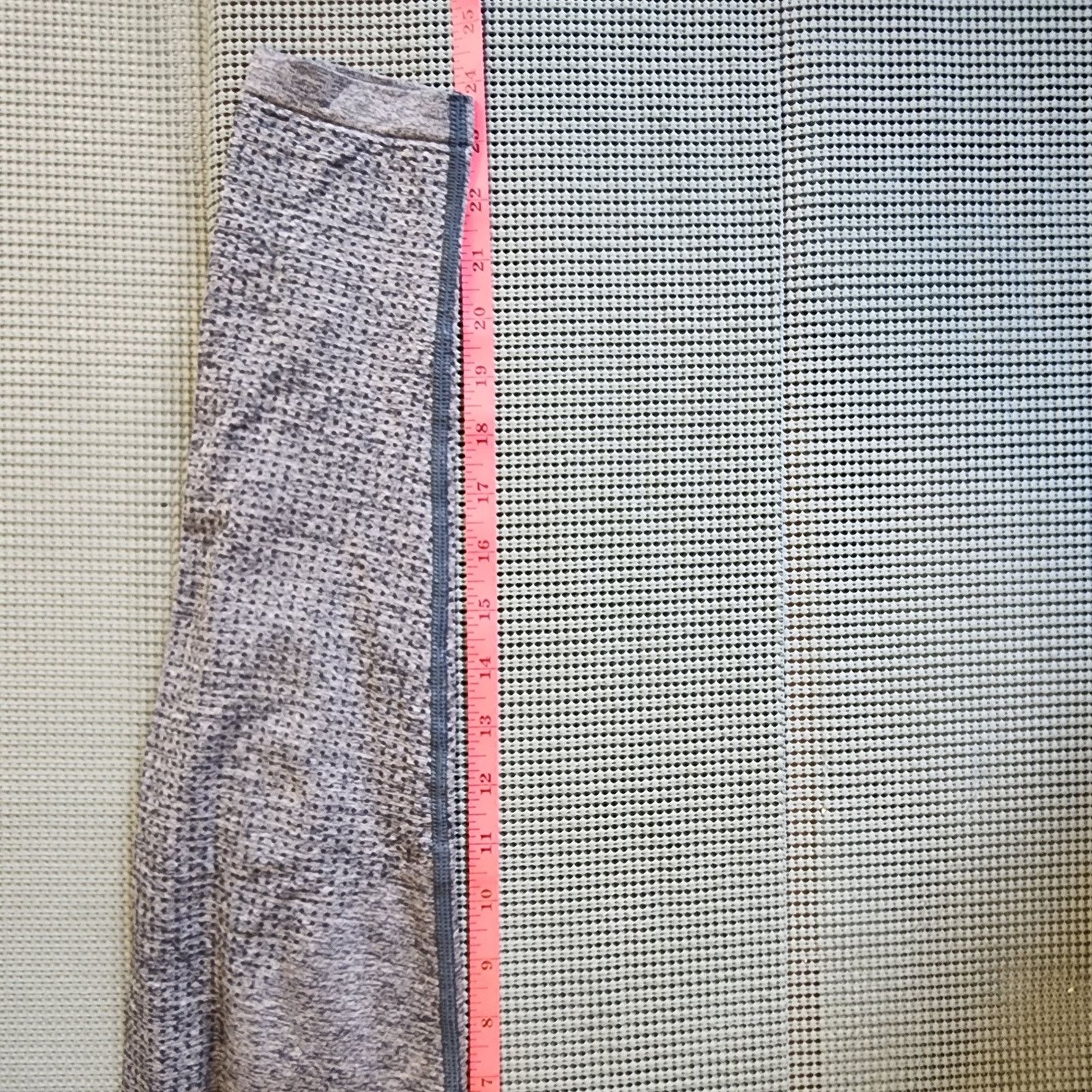 Gymshark Gymshark Women's Heather Gray Leggings XS/S Size 28" / US 6 / IT 42 - 4 Thumbnail