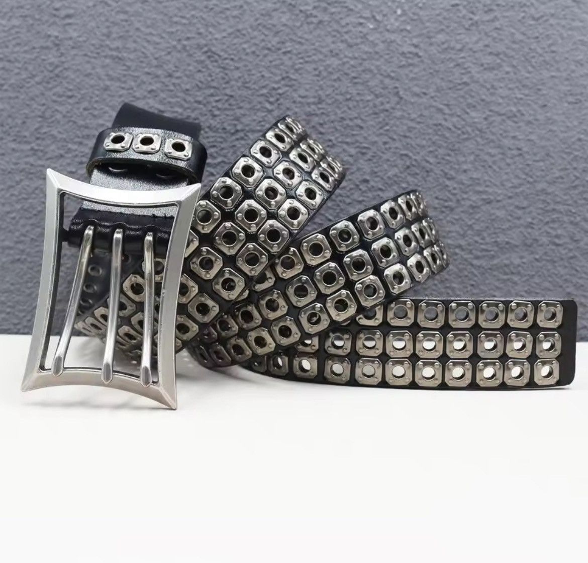 Vintage Men Rivet Three-pin buckle Belt Size ONE SIZE - 2 Thumbnail