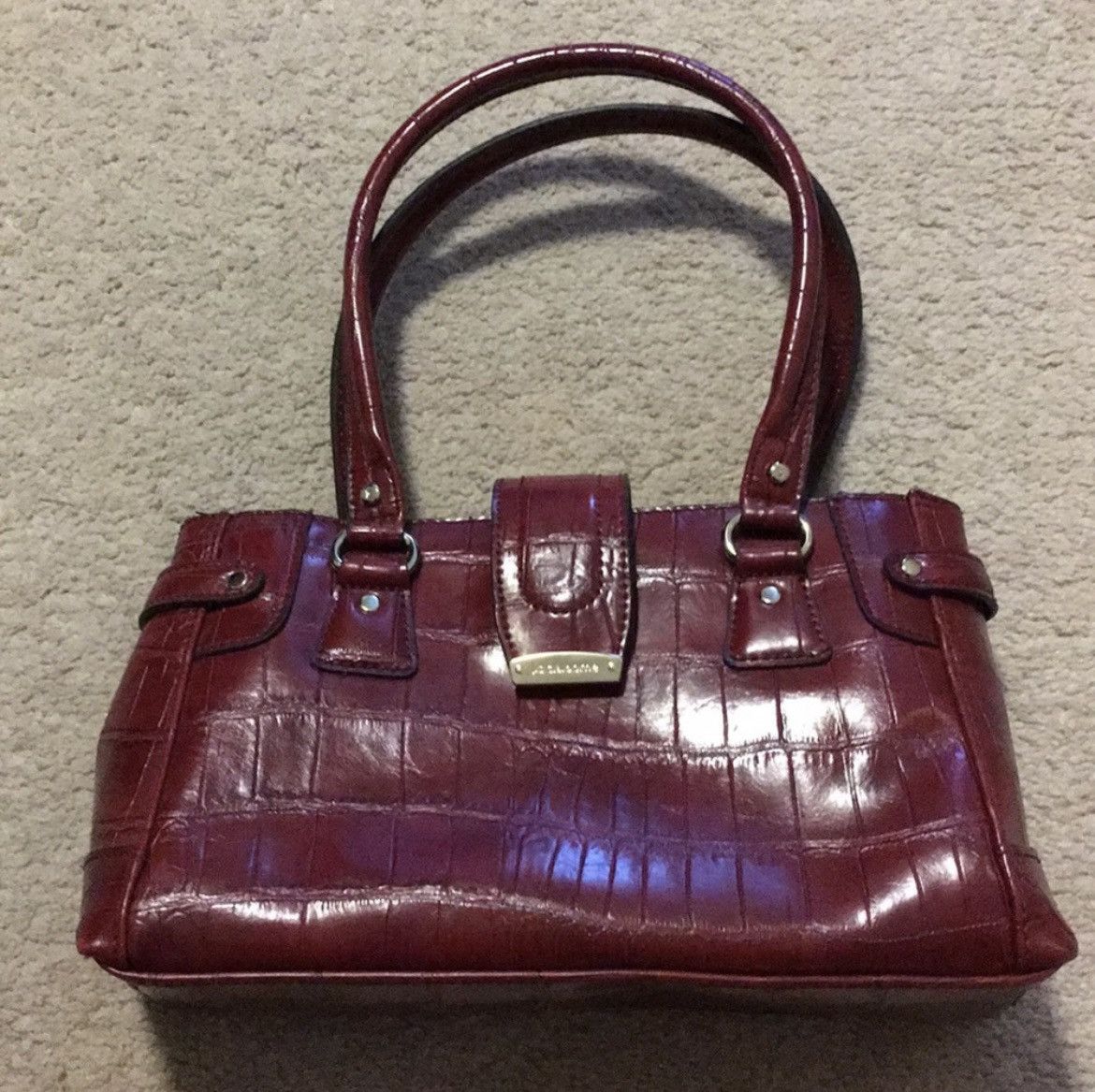 Liz Claiborne Liz Claiborne Red Alligator Skin Patterned Handbag Size ONE SIZE - 1 Thumbnail