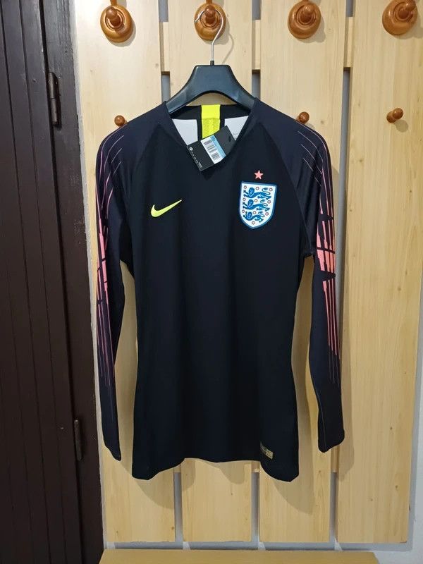 Nike Rare! England Goalkeeper Shirt - Player Issue Size US M / EU 48-50 / 2 - 1 Thumbnail