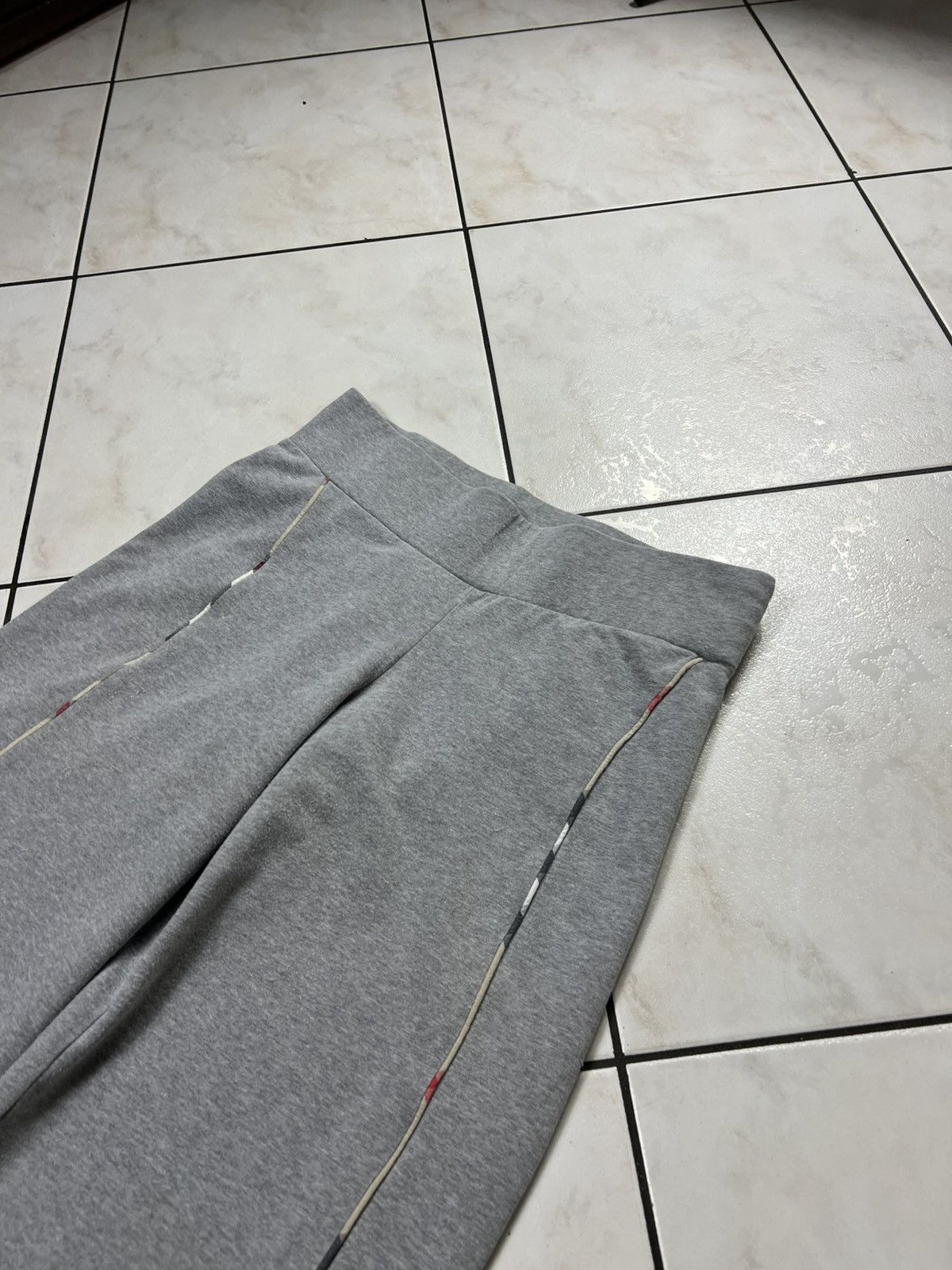 Burberry Vintage Burberry y2k juicy stripe check baggy sweatpants Size 27" / US 4 / IT 40 - 15 Thumbnail