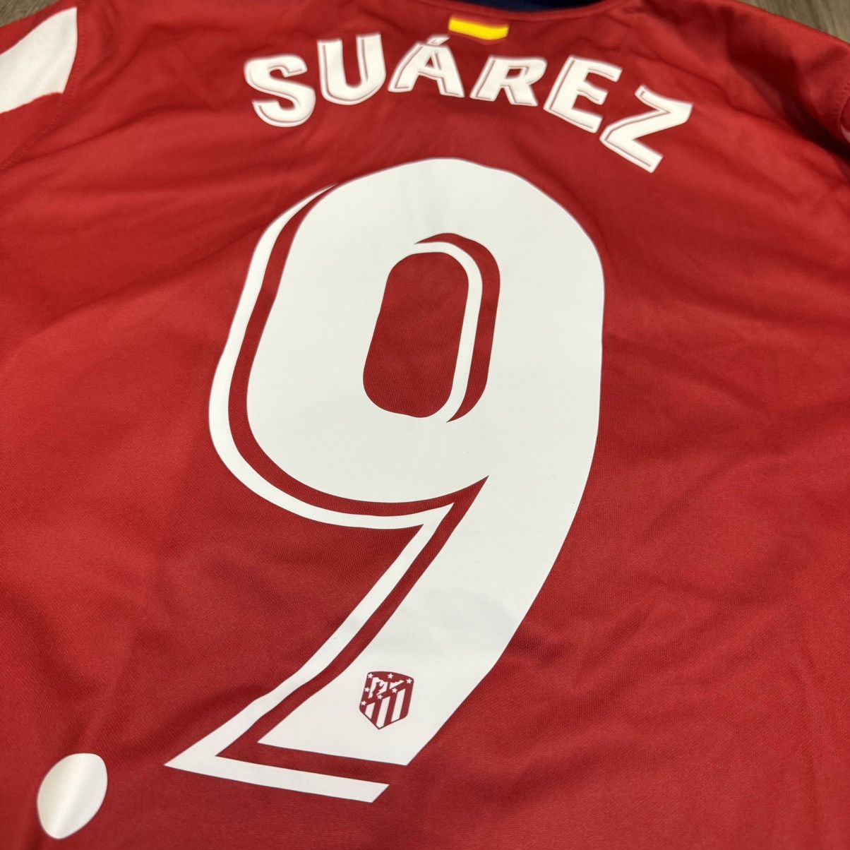 Nike Atletico Madrid 20/21 home shirt #9 Suarez Size US M / EU 48-50 / 2 - 5 Thumbnail