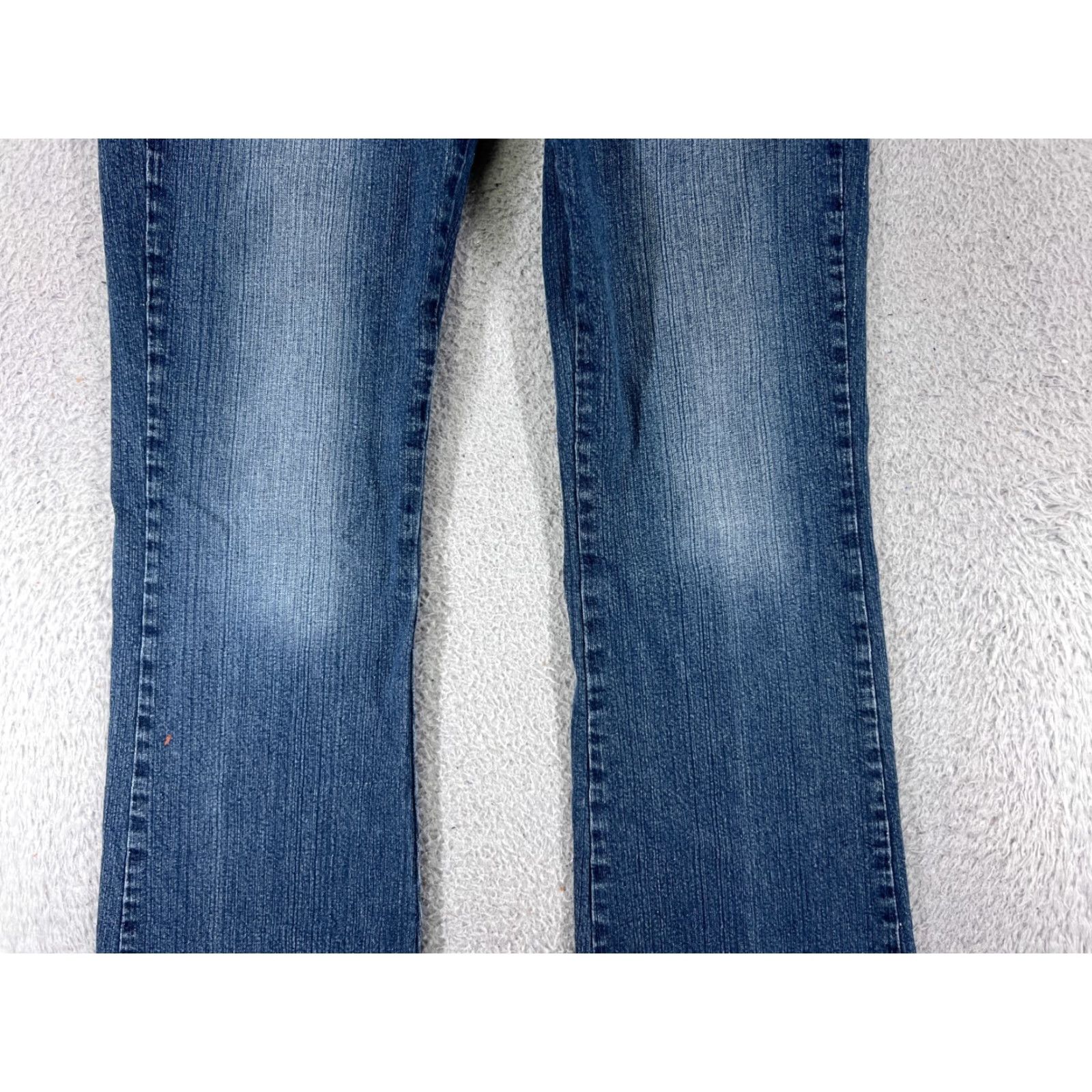 Vintage Bongo Jeans Women 5 Blue Denim Skinny Low Rise Cotton Blend Stretch 26x27 Jeans Women's Blue Skinny 5-Pocket Distressed Modern Denim Style Mens? Size 27" / US 4 / IT 40 - 6 Thumbnail