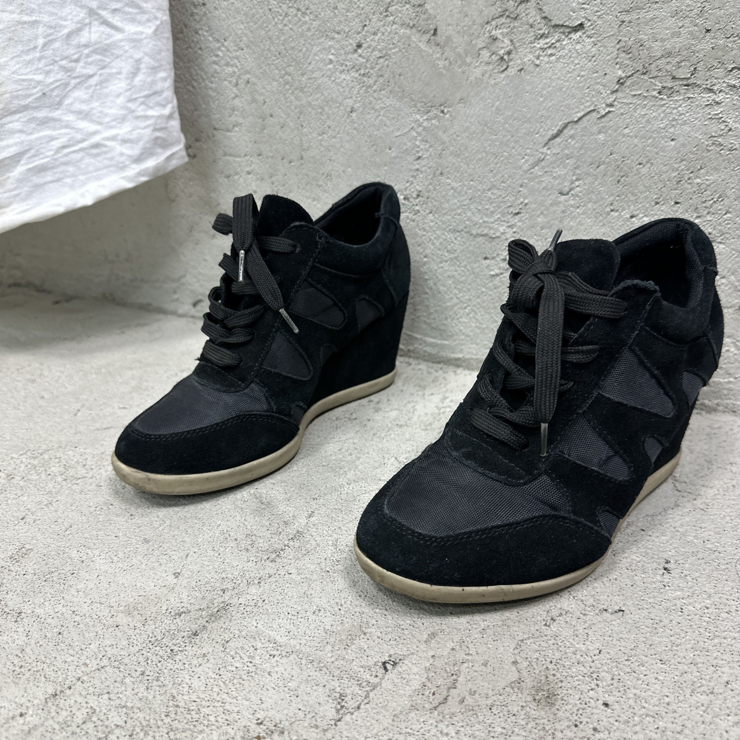 Vintage Vintage Avant Garde Leather Wedge Platform Sneakers 00s Size US 6 / IT 36 - 3 Thumbnail