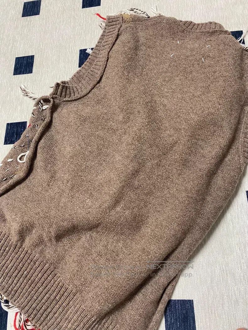 Maison Margiela Maison Margiela Colour-blocked V-neck knitted vest Size S / US 4 / IT 40 - 3 Thumbnail