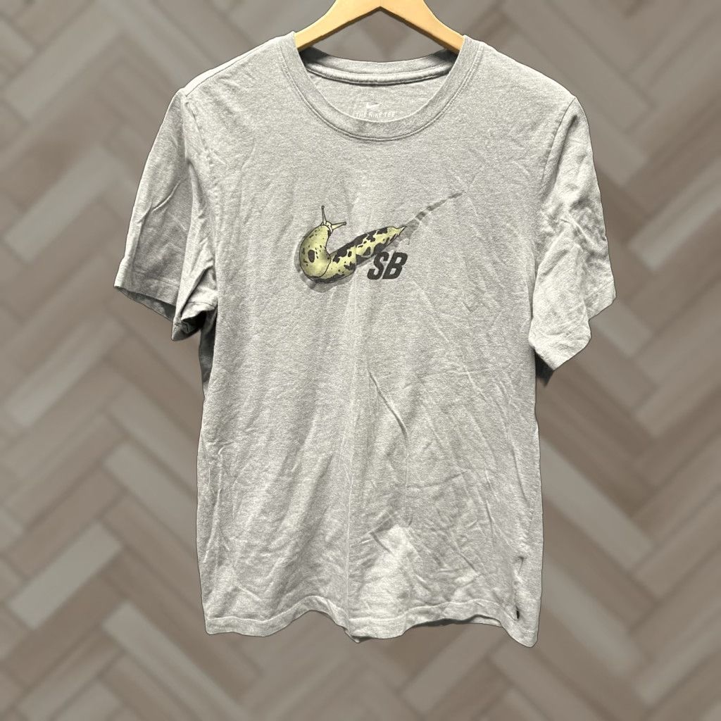 Nike Nike Men T-Shirt L Gray SB Sluggin Snail Swoosh Graphic Tee Crew Neck Size US L / EU 52-54 / 3 - 1 Thumbnail