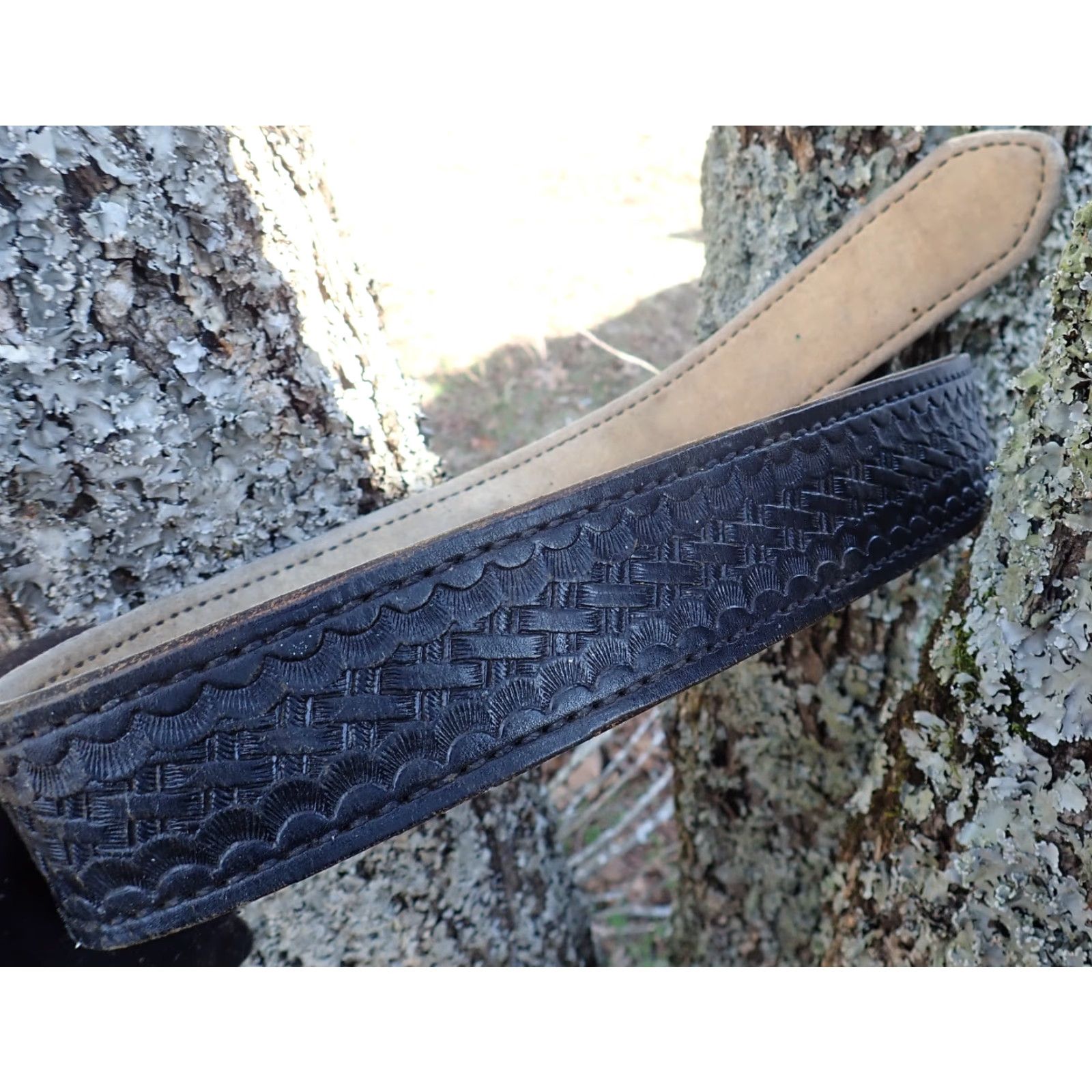 Vintage VINTAGE Women's Leather Gun Belt 1970s Western Basketweave Brass Buckle Sz 25-29 Black Size ONE SIZE - 4 Thumbnail