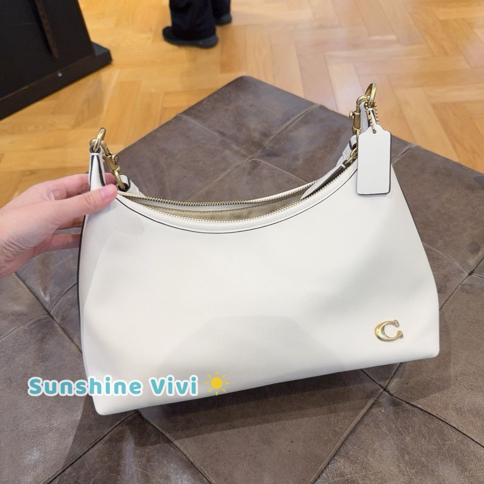Coach NWT COACH Juliet Shoulder Bag Crossbody Leather CR981 Chalk Size ONE SIZE - 7 Thumbnail